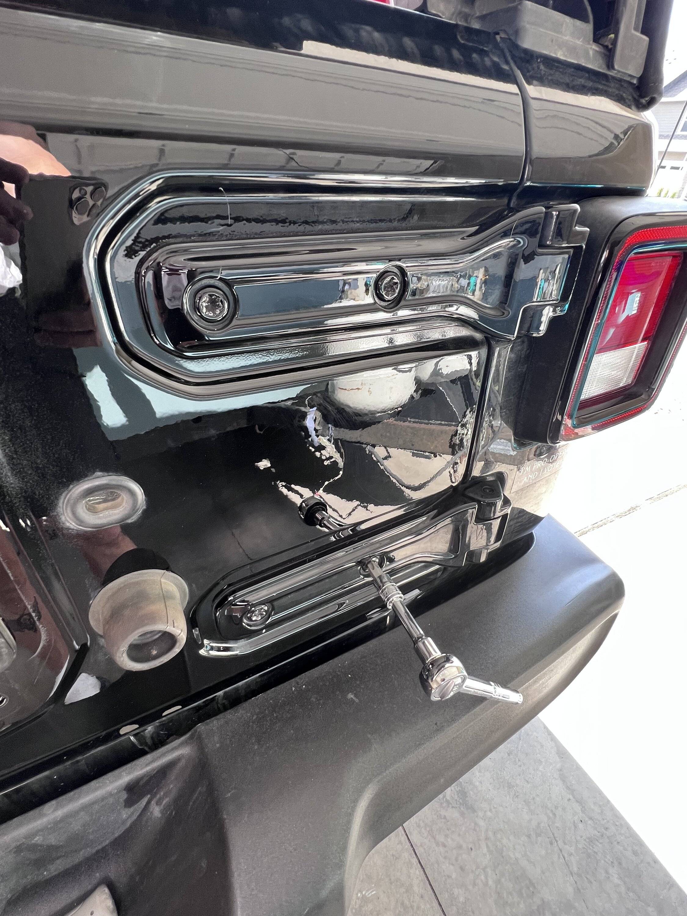 Jeep Wrangler JL Gate hinge bolts not budging IMG_8957