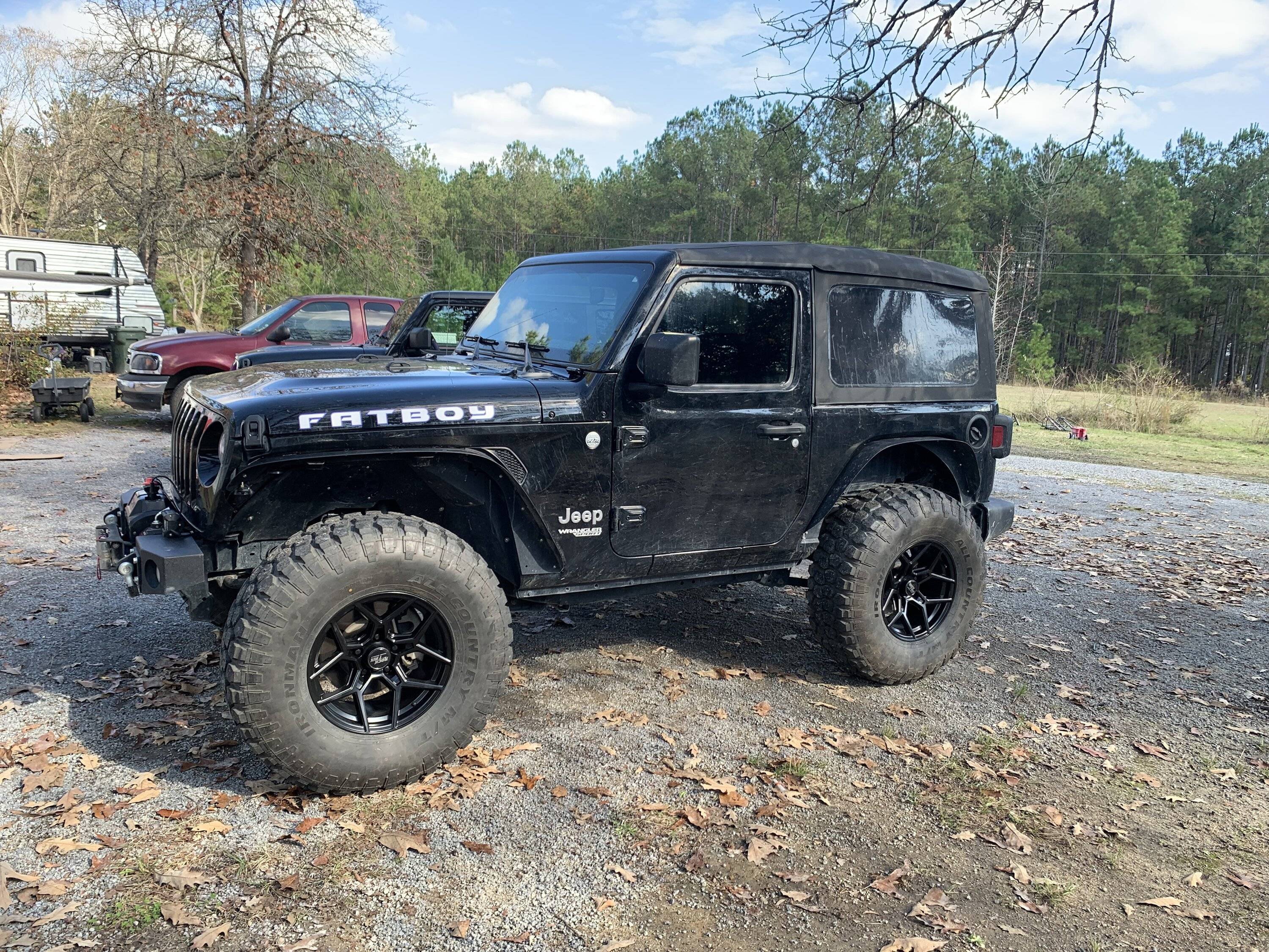 Jeep Wrangler JL 2 Door on Highway 69256037453__80942221-87CB-4AA8-8D9C-6039C6EEA676