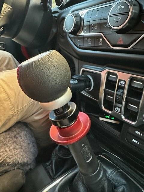 Jeep Wrangler JL Does the JL shift knob come off? IMG_6368