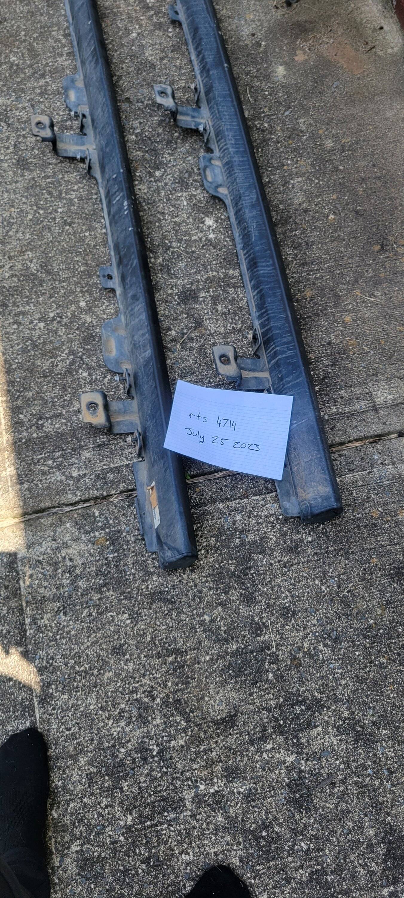 Jeep Wrangler JL OEM Rubicon sliders 20230725_123009
