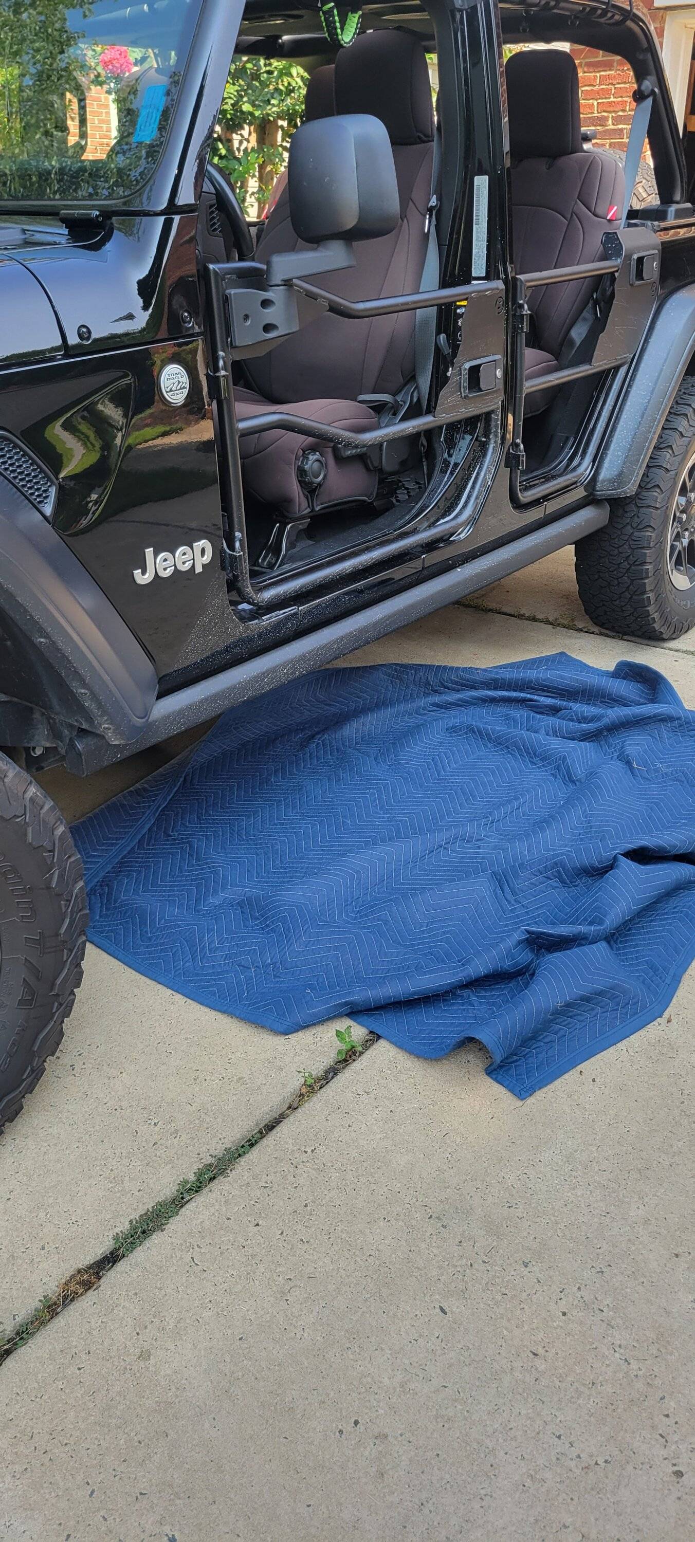 Jeep Wrangler JL OEM Rubicon sliders 20230725_103031