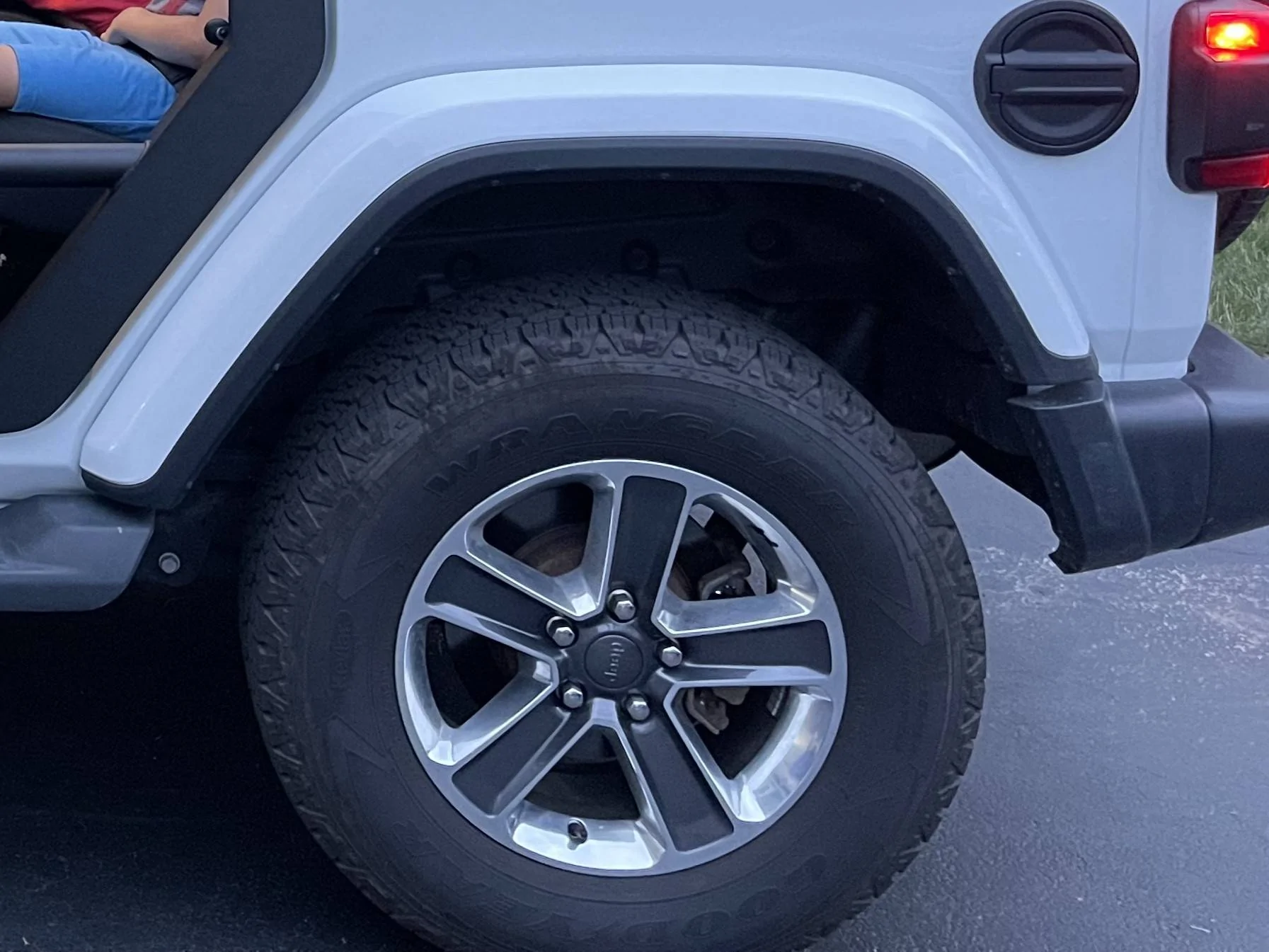 Jeep Wrangler JL Wheel size options without changing much? Help needed IMG_6474