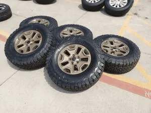 Jeep Wrangler JL Wheel size options without changing much? Help needed 1690381497155