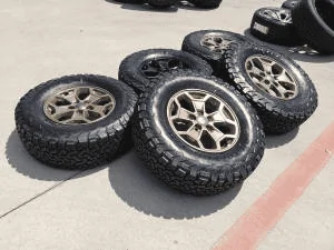 Jeep Wrangler JL Wheel size options without changing much? Help needed 1690381517921