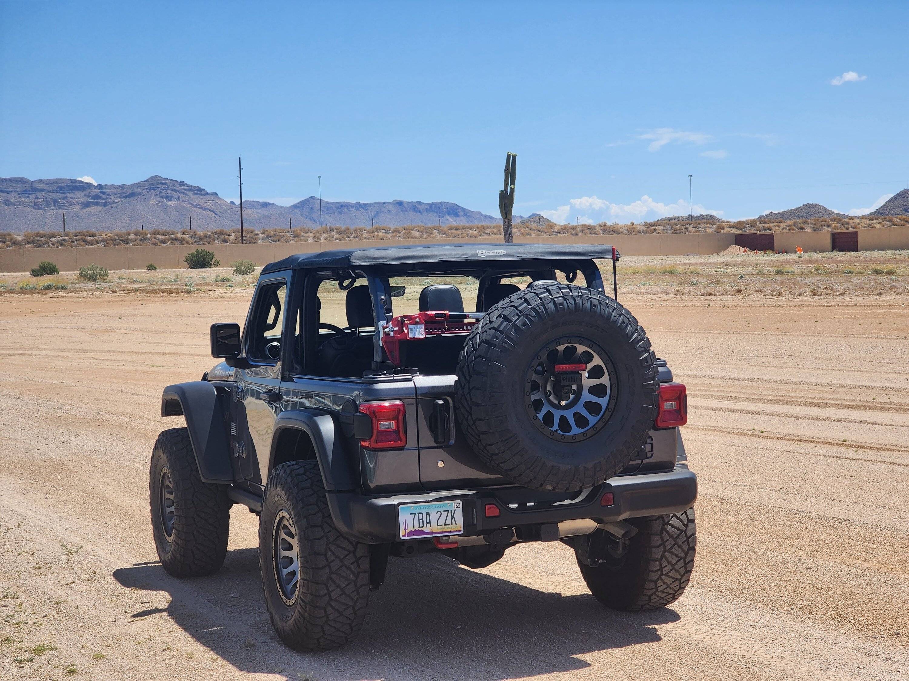 Jeep Wrangler JL I built a box for tools and gear. 20230521_112801