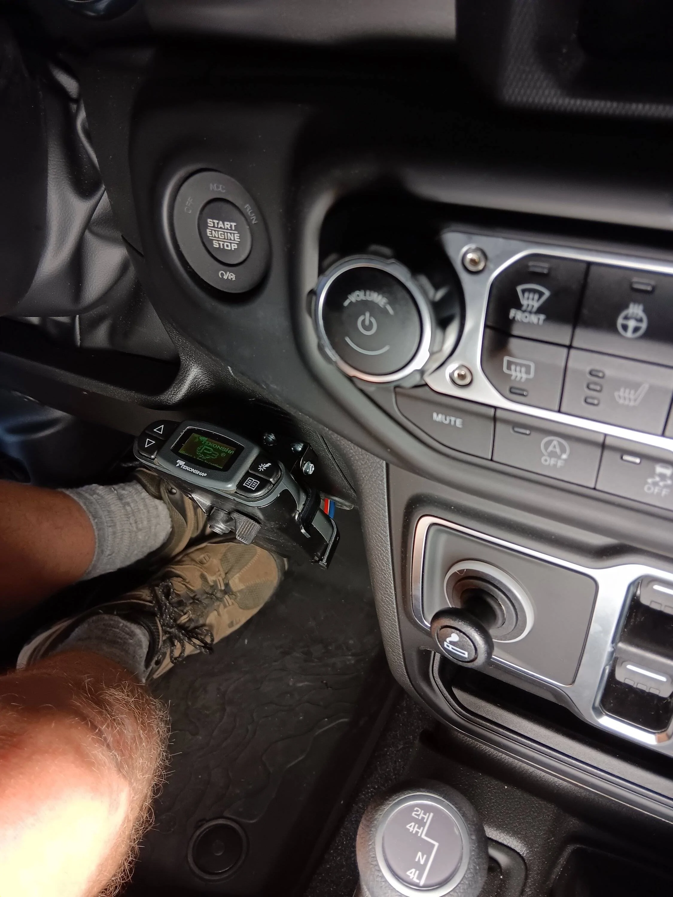 Jeep Wrangler JL Has anyone installed the TEKONSHA brake controller? 20230729_134956
