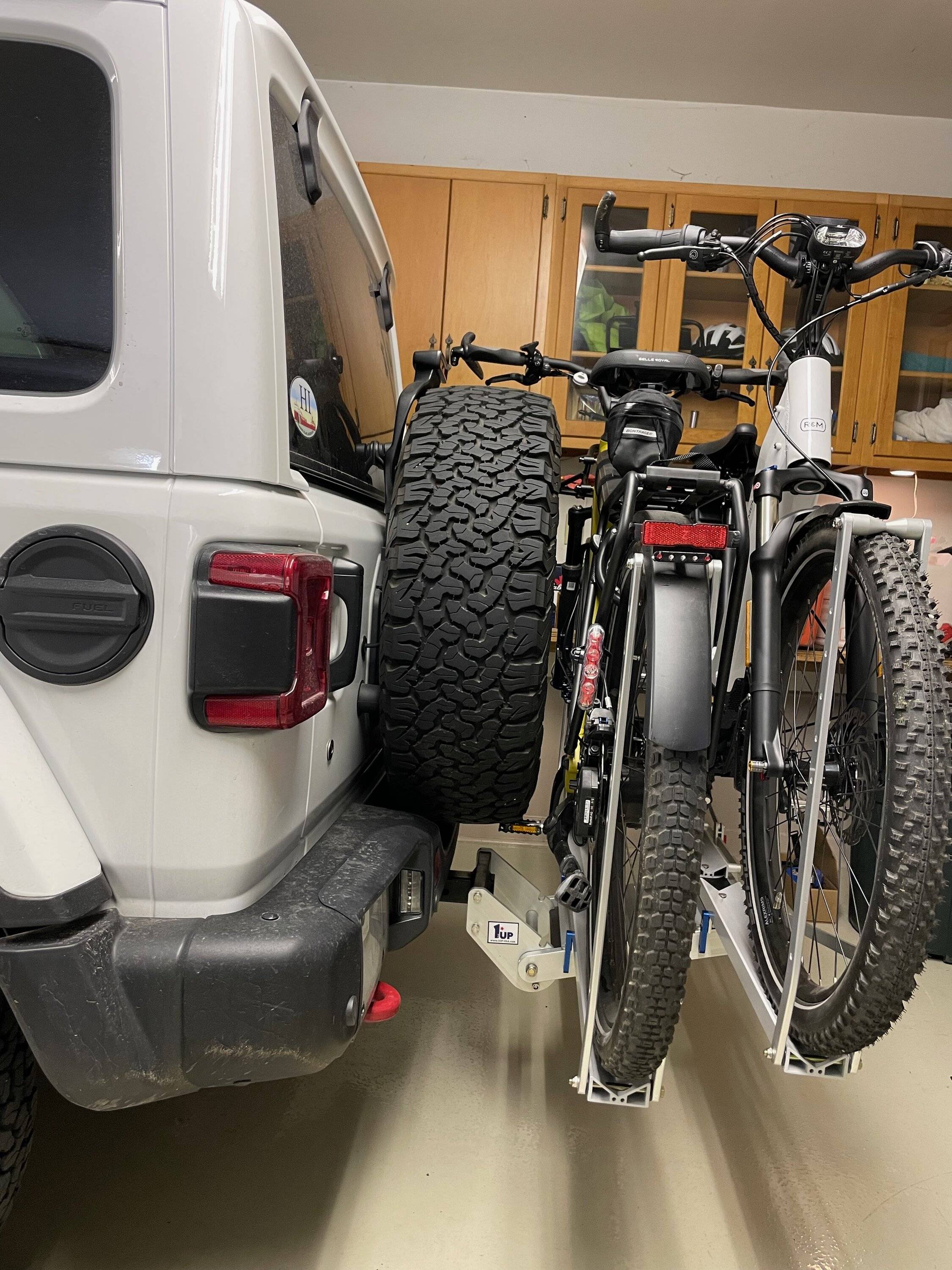 Jeep Wrangler JL Hitch Bike Rack recommendations? IMG_9055
