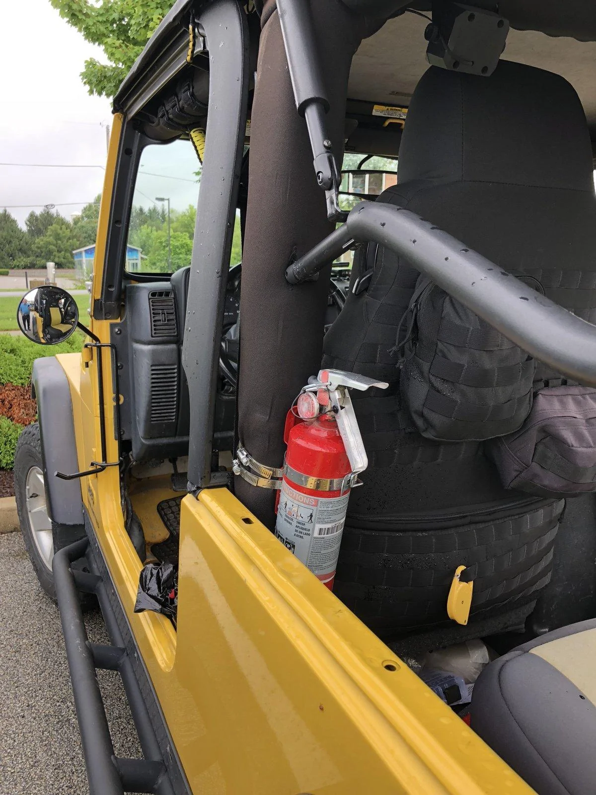 Jeep Wrangler JL Fire Extinguisher etc for JLU IMG_0716