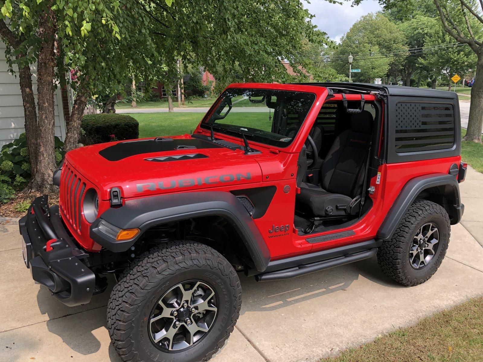 Jeep Wrangler JL Black hood decal for Rubicon 64429E3E-98F1-4756-A1C4-683D98A2847B