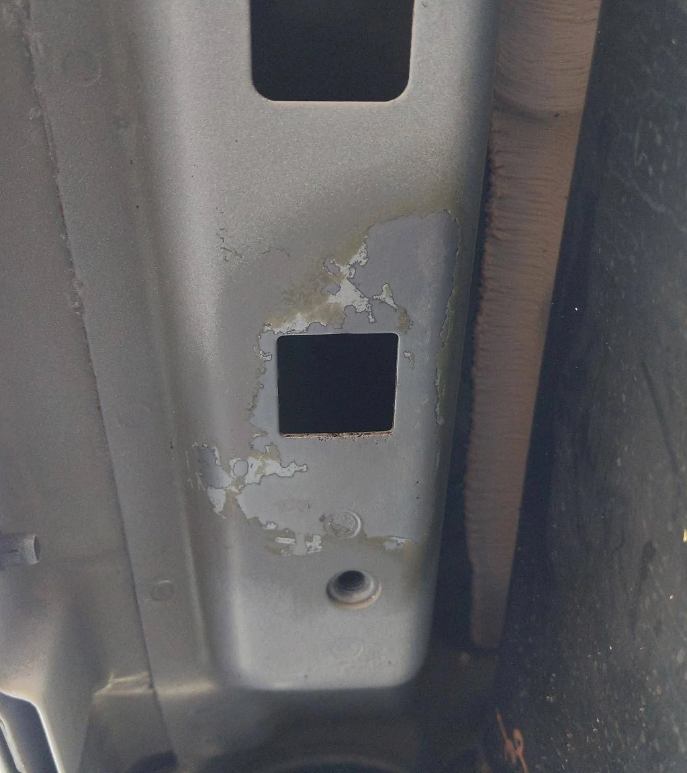 Jeep Wrangler JL Underbody rust under body rust 2