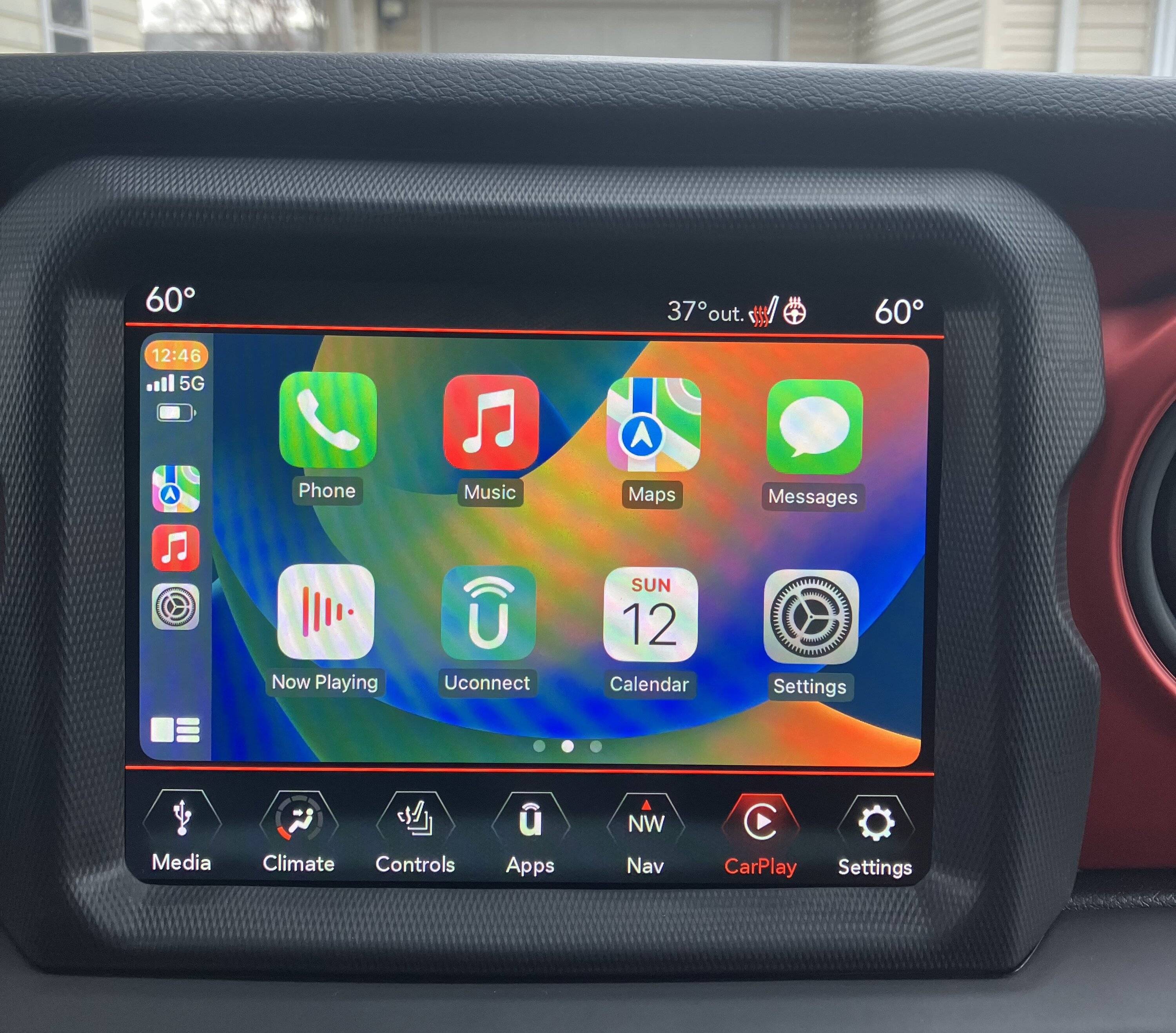 Jeep Wrangler JL Wireless CarPlay adapters IMG-1751