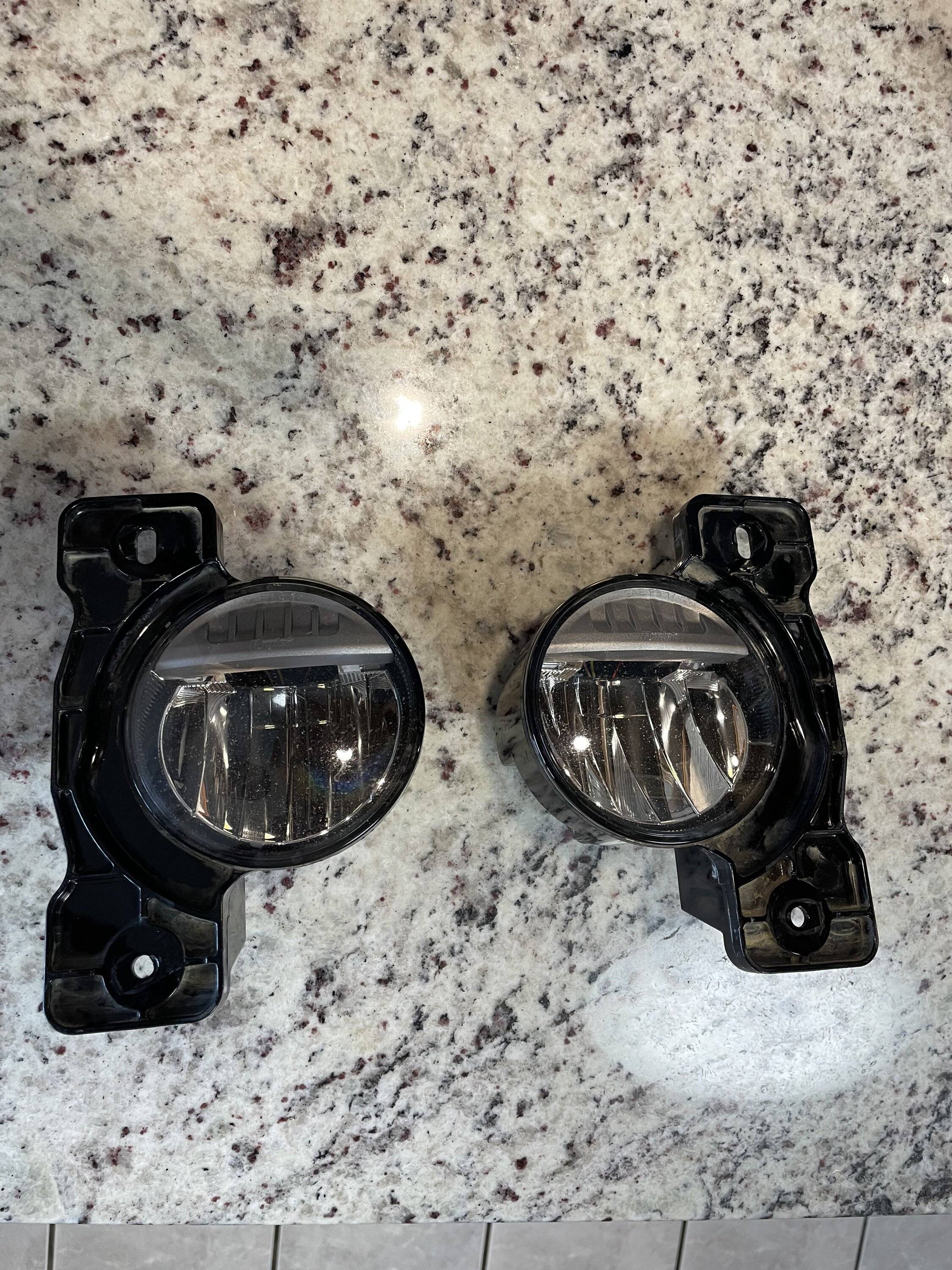 Jeep Wrangler JL Trying to understand Fog Light differences BE67C31E-7AB4-40C6-8D57-C7A8B469B5DF