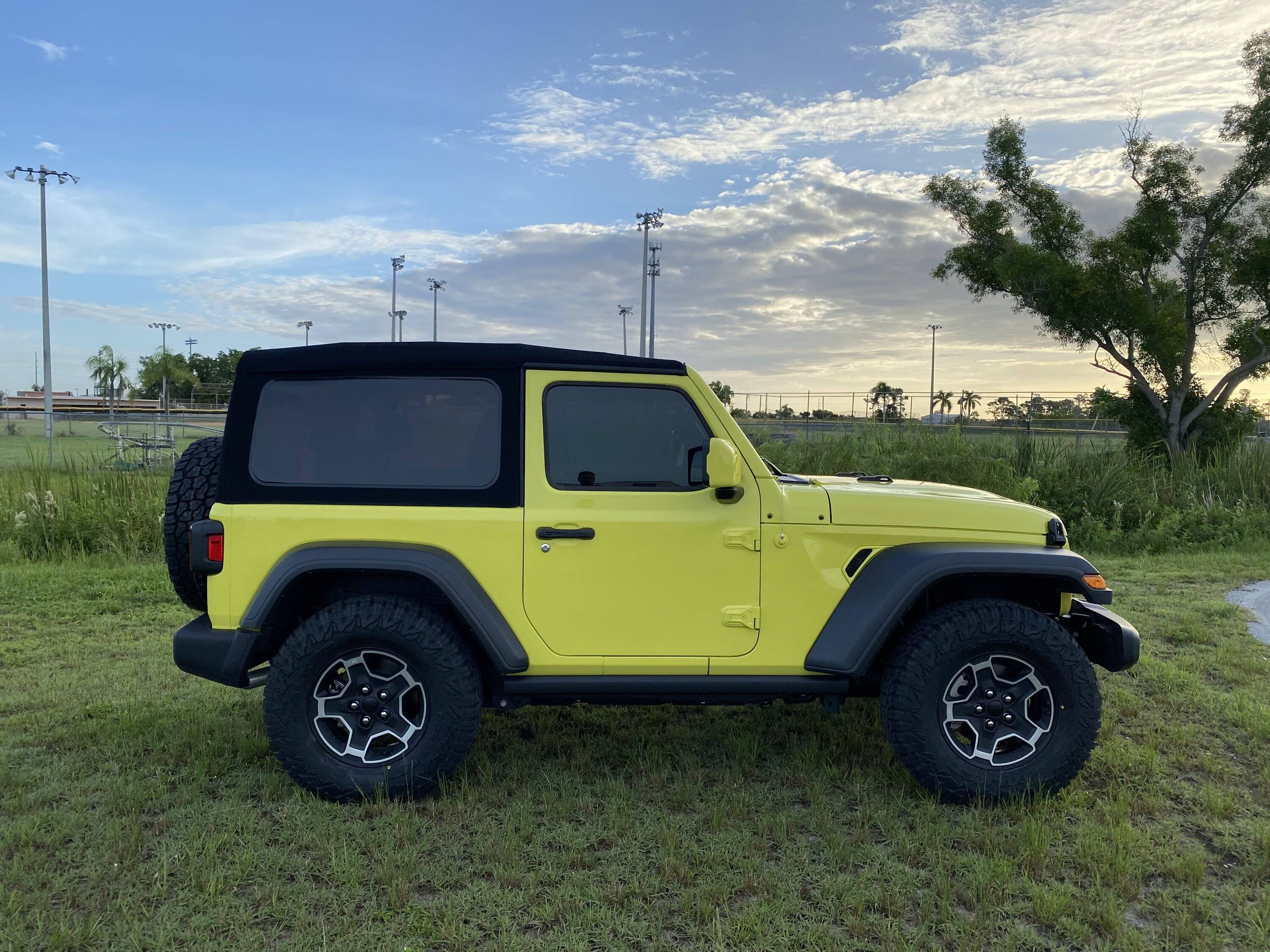 Jeep Wrangler JL Extremely factory sport 5BEC5D34-AA33-4BB3-9504-A7B08E11871D