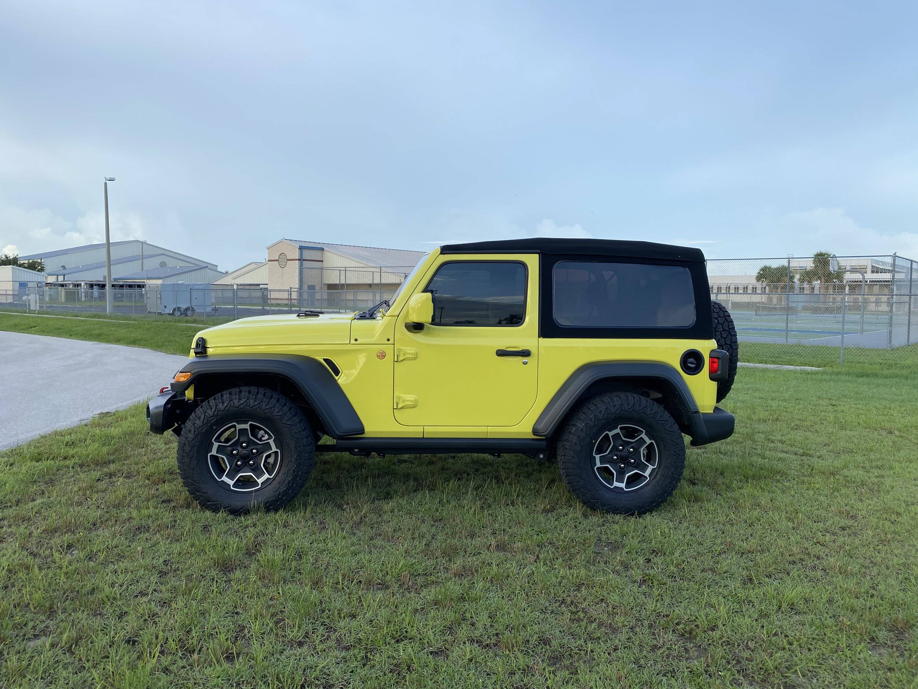 Jeep Wrangler JL Extremely factory sport F0E1CF2F-7D15-47AC-9CC9-3EF271105940