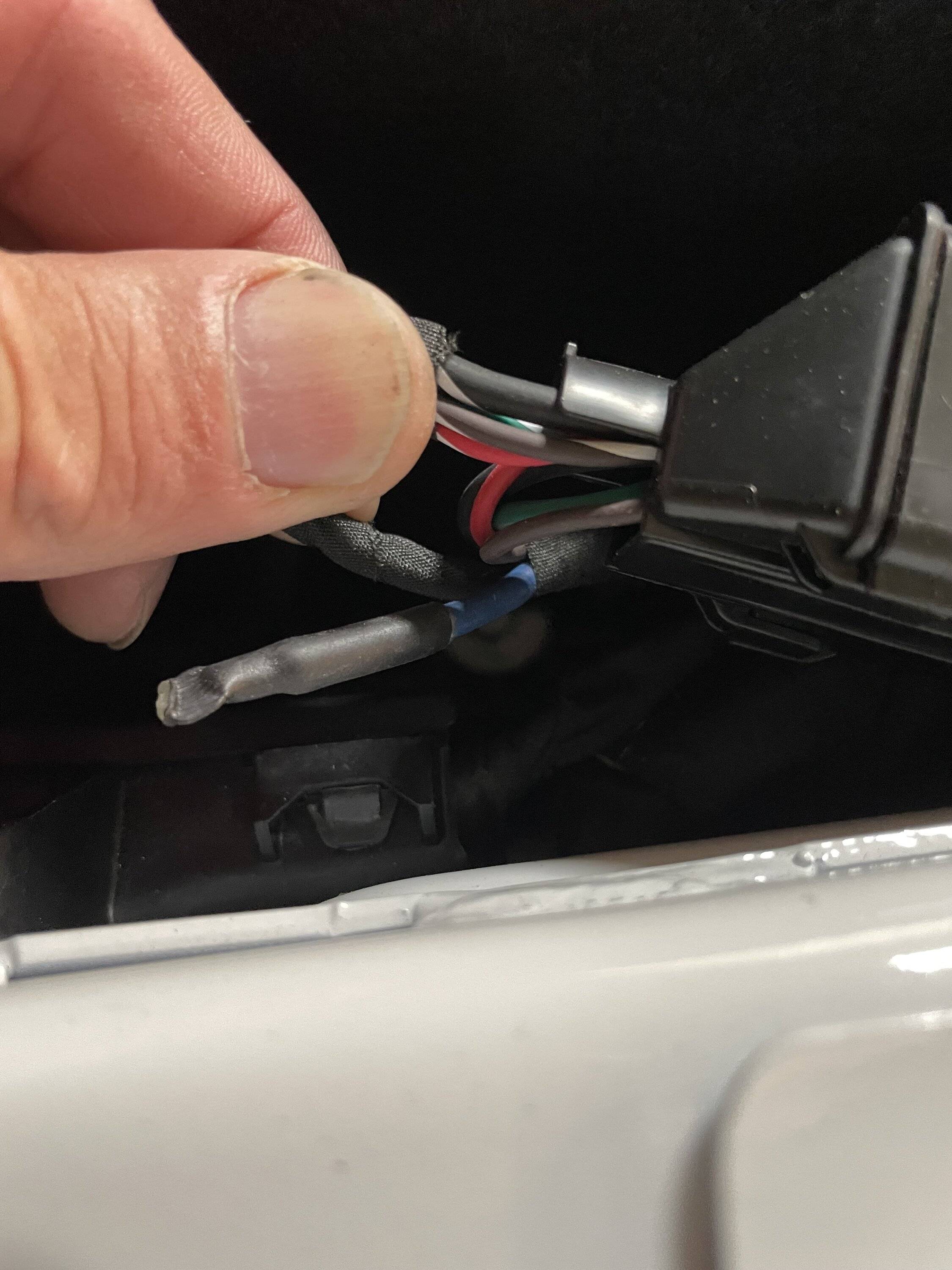Jeep Wrangler JL Flat towing wiring IMG_2216