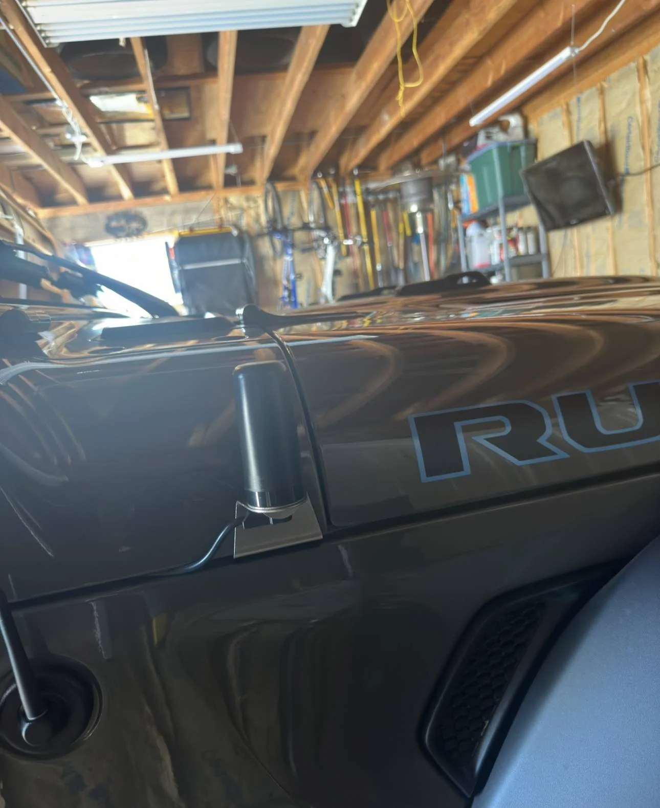 Jeep Wrangler JL Midland 275 Ghost Antenna mount options IMG_5367
