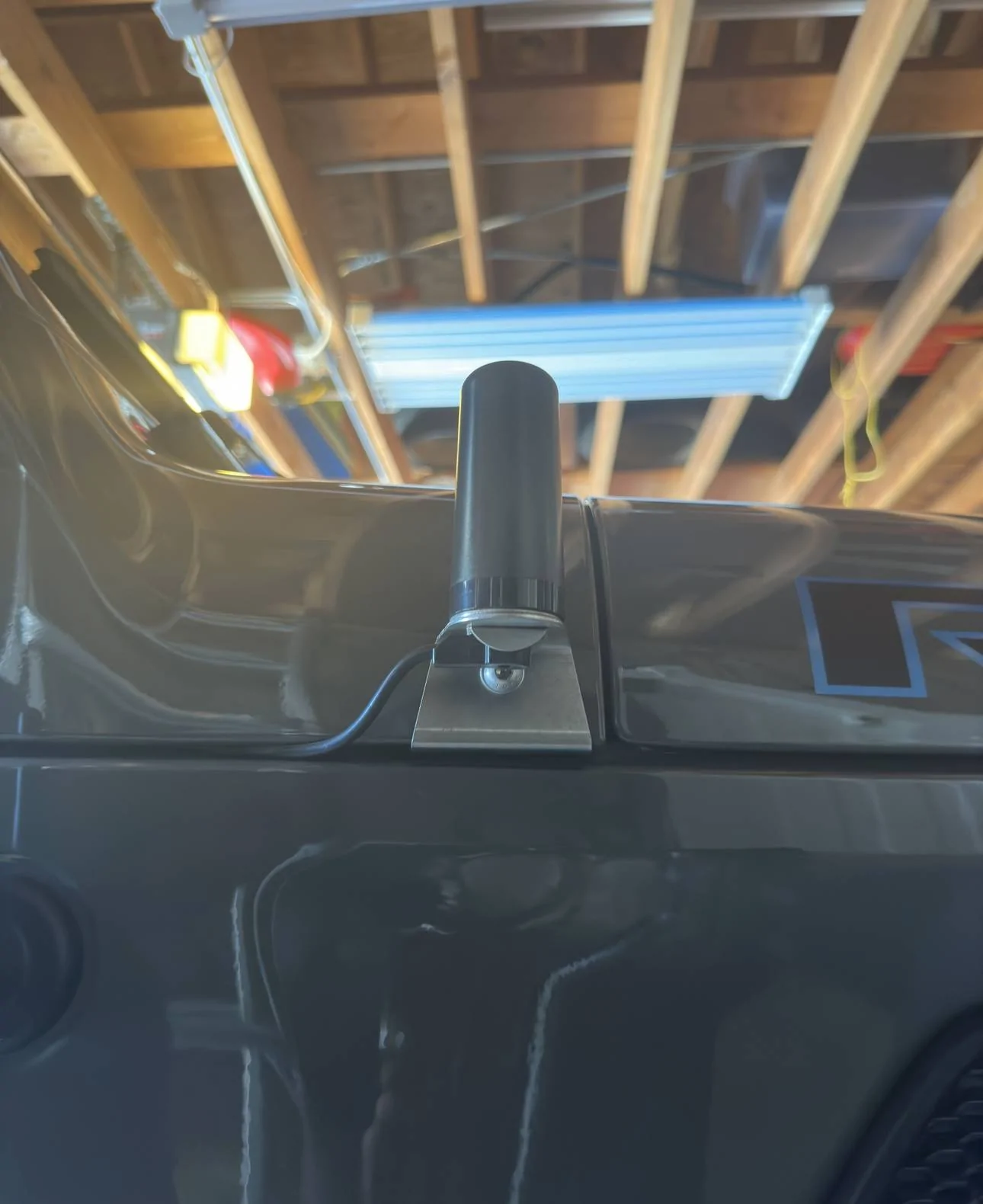 Jeep Wrangler JL Midland 275 Ghost Antenna mount options IMG_5366