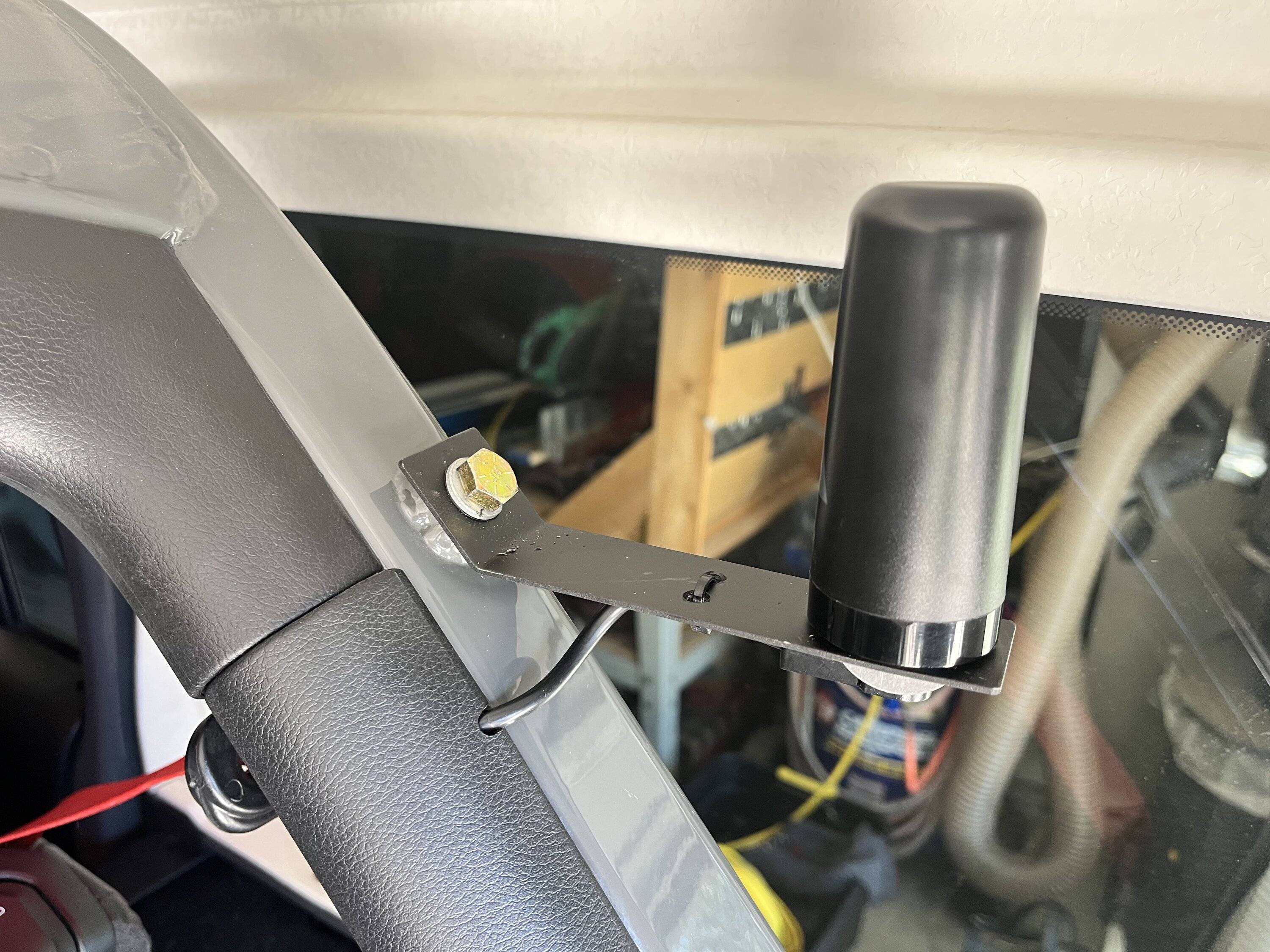Jeep Wrangler JL Midland 275 Ghost Antenna mount options IMG_1391