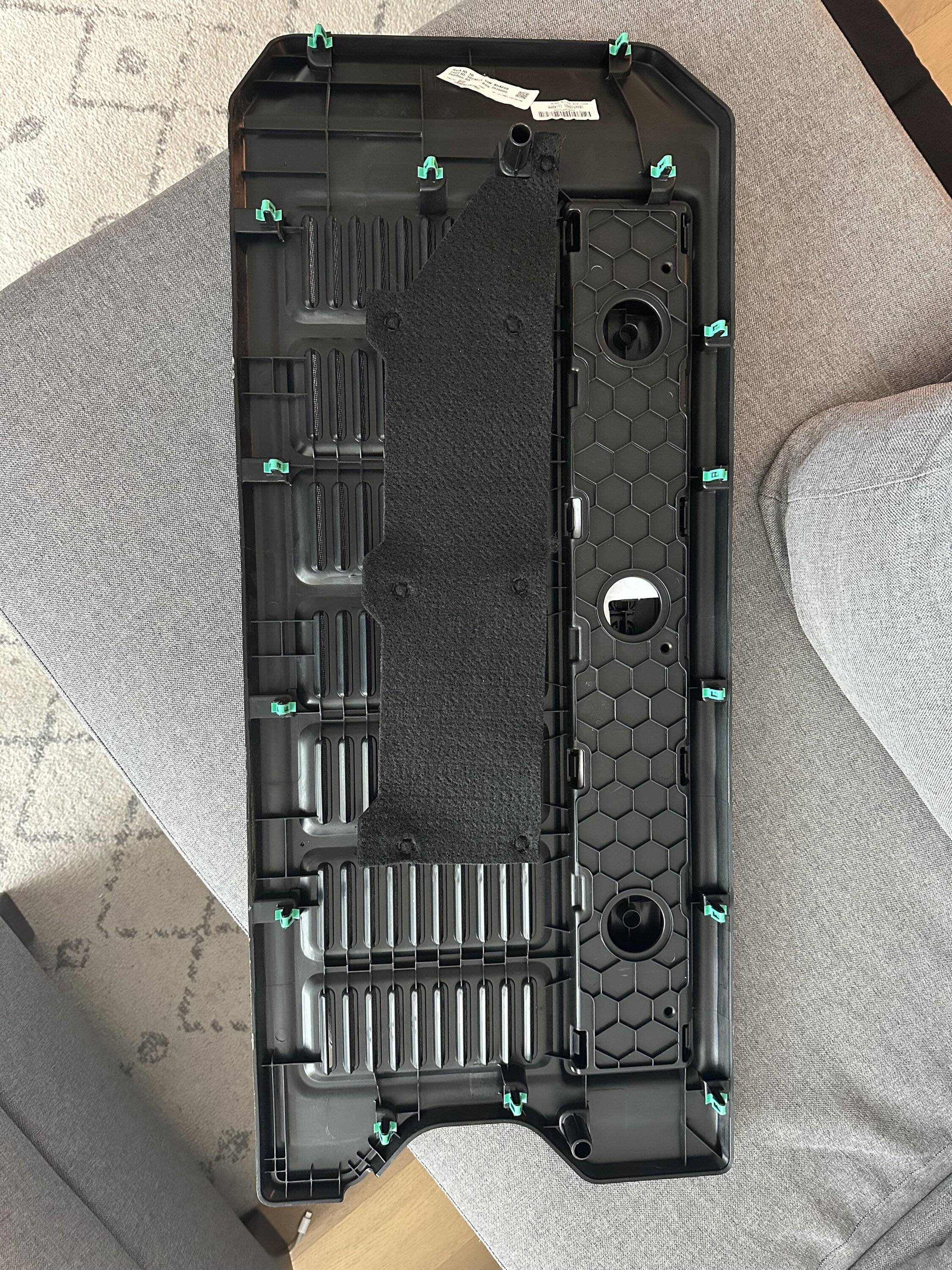 Jeep Wrangler JL Tailgate Stock Plastic Cover IMG_2711