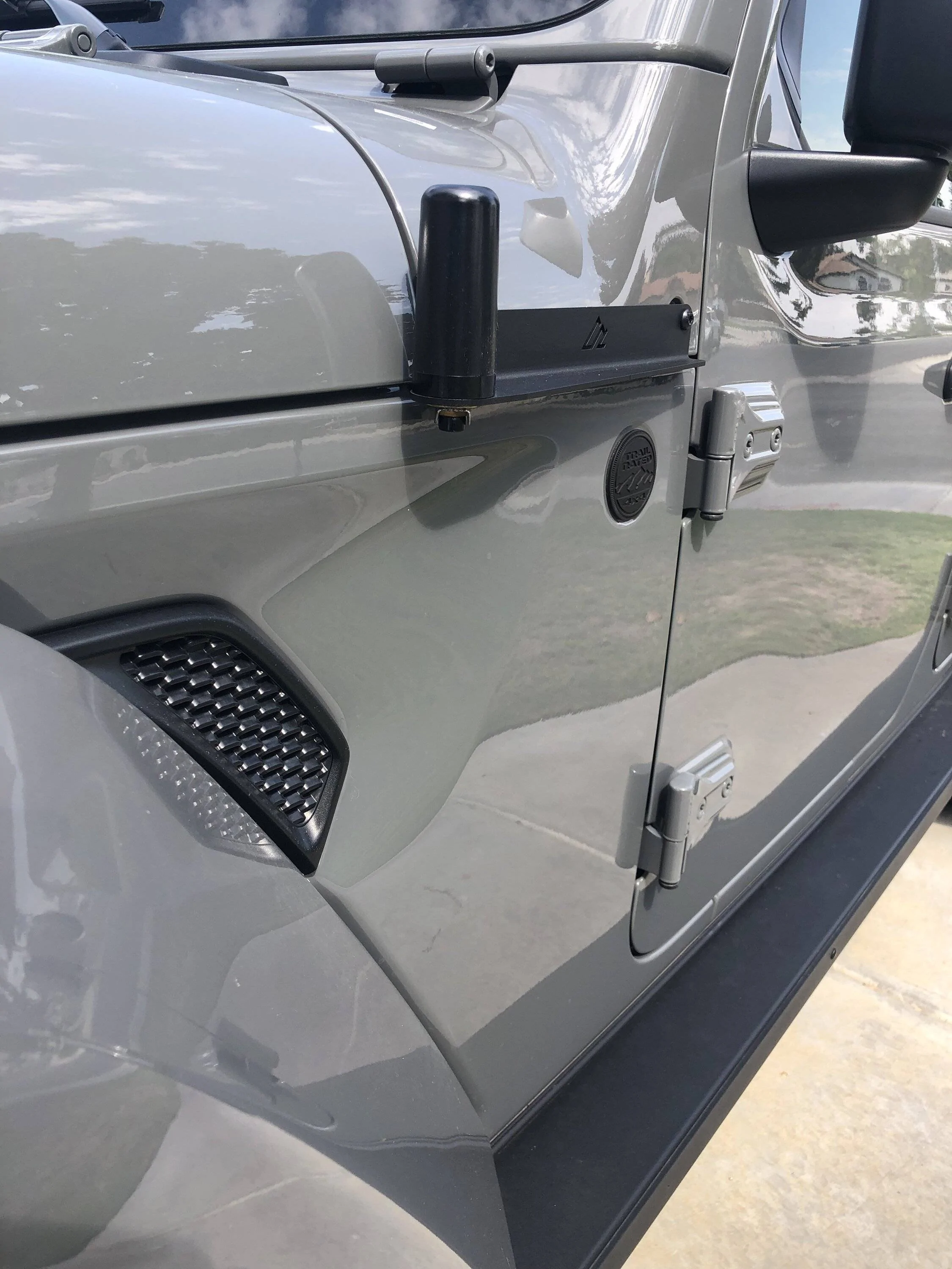 Jeep Wrangler JL Midland 275 Ghost Antenna mount options IMG_1499