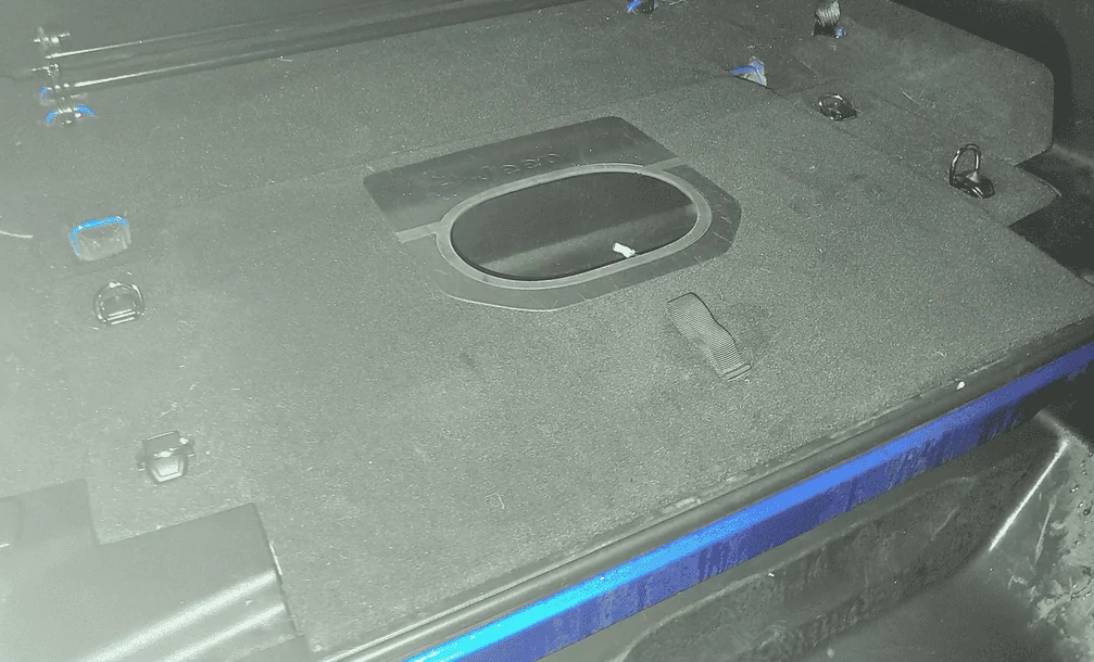 Jeep Wrangler JL ISO: Cargo Area Lid 1692946129339