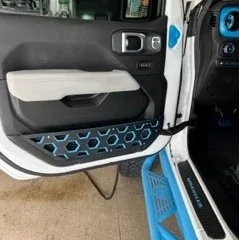 Jeep Wrangler JL has anyone cut their door netting? Front Moll