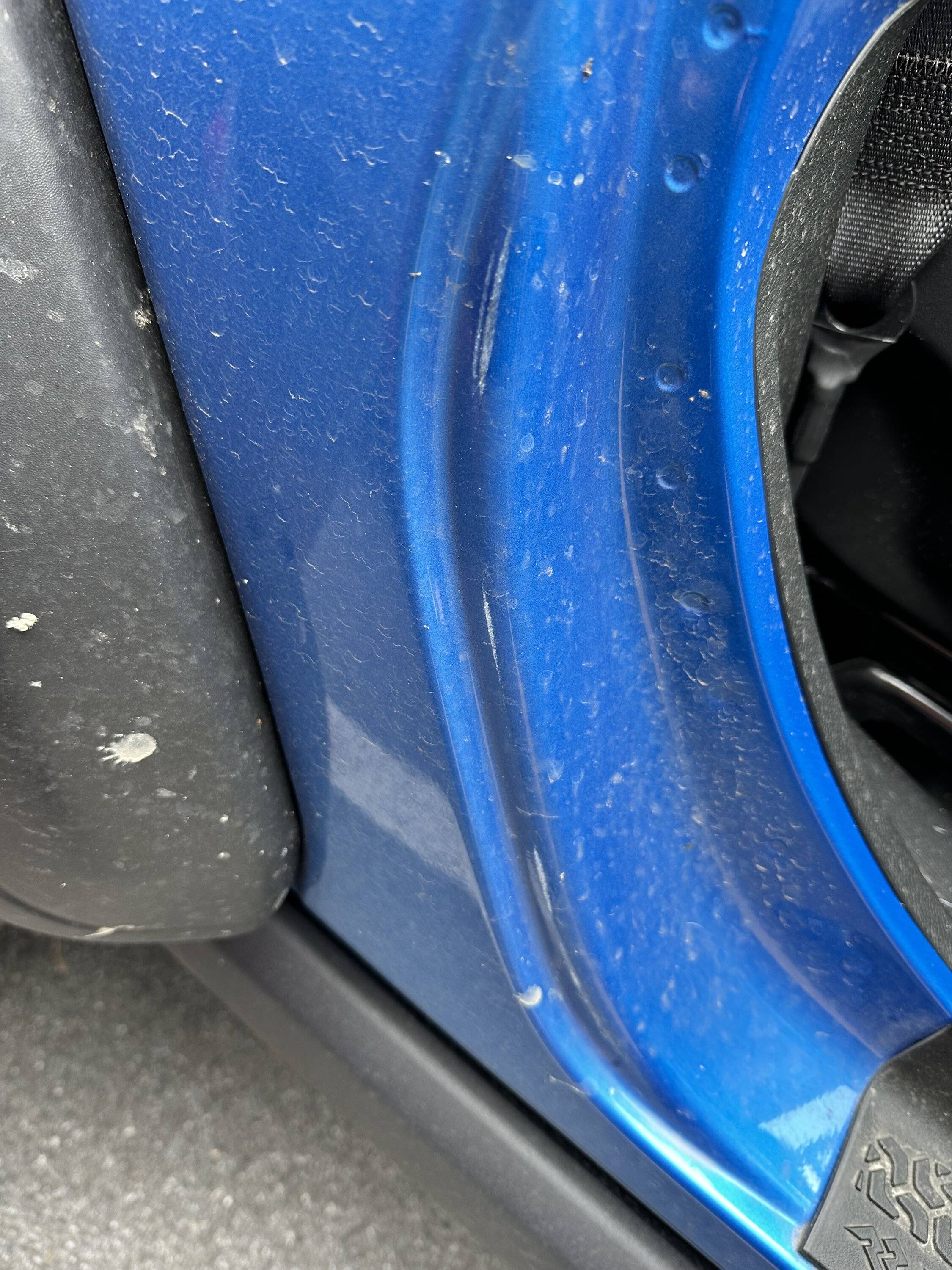 Jeep Wrangler JL Loose hinges (not paint bubbling) IMG_6729