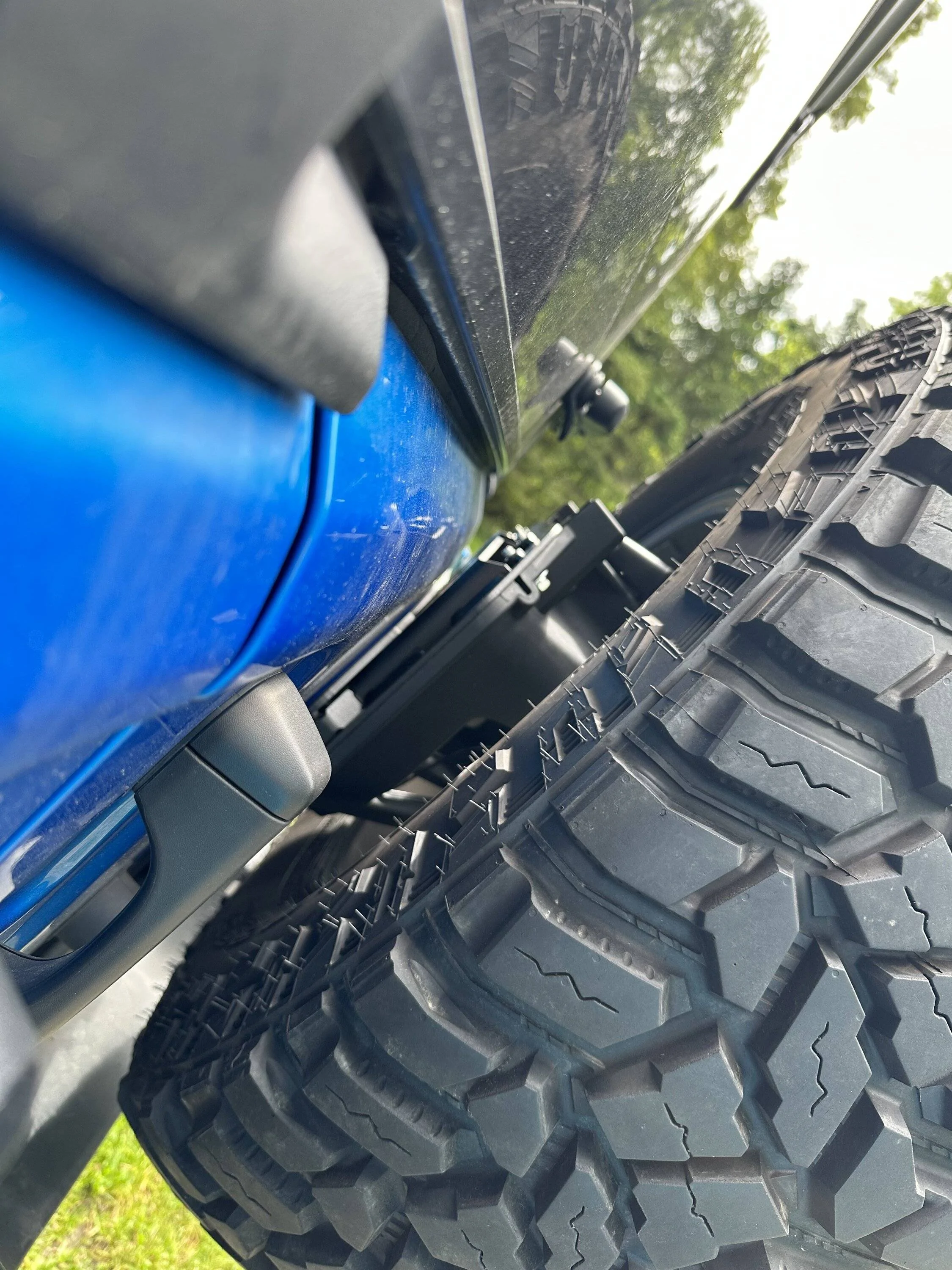 Jeep Wrangler JL Loose hinges (not paint bubbling) IMG_6737