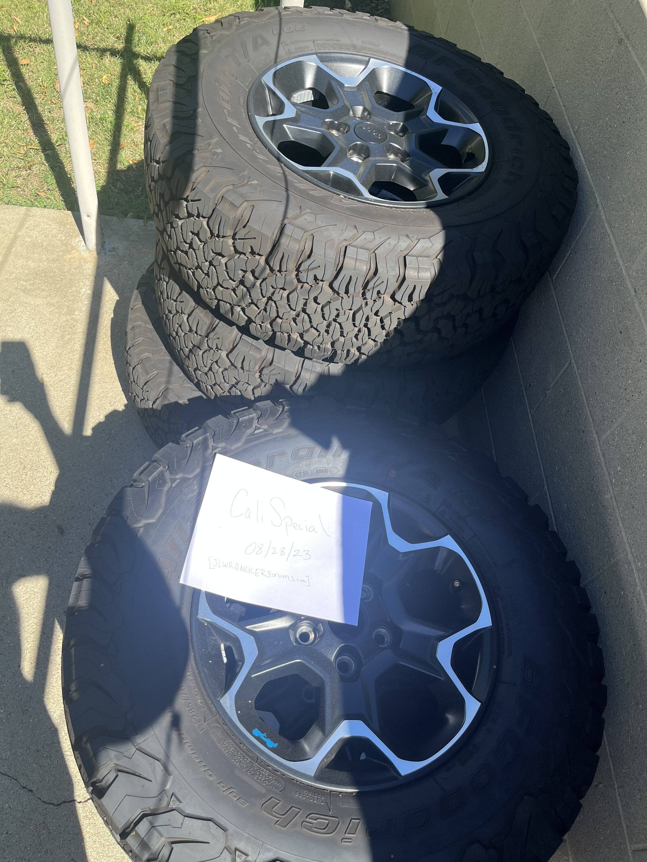 Jeep Wrangler JL Rubicon 4xe Wheels/tires IMG_2996