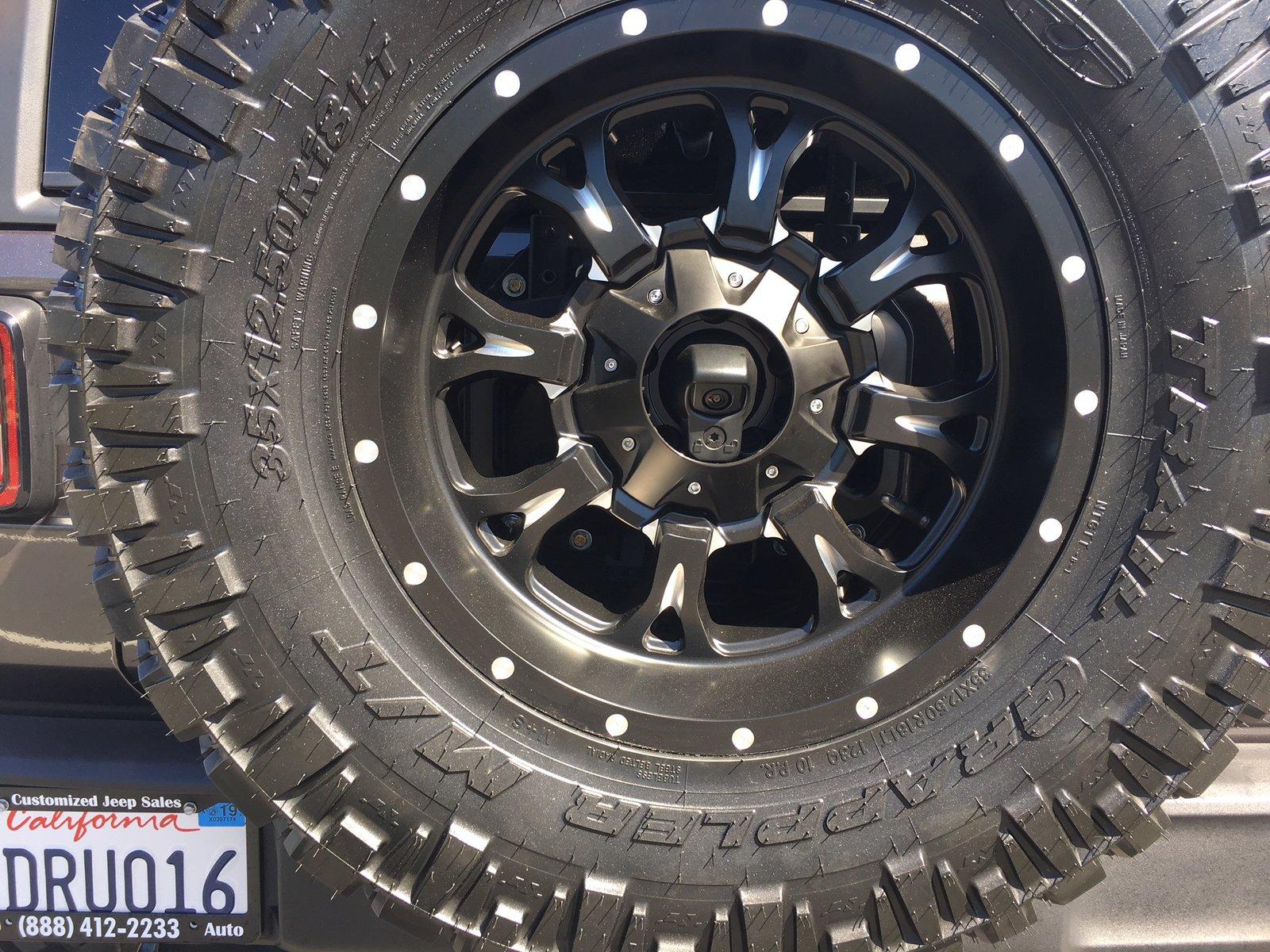 Jeep Wrangler JL Need feedback on my tire/wheel setup IMG_1118.JPG