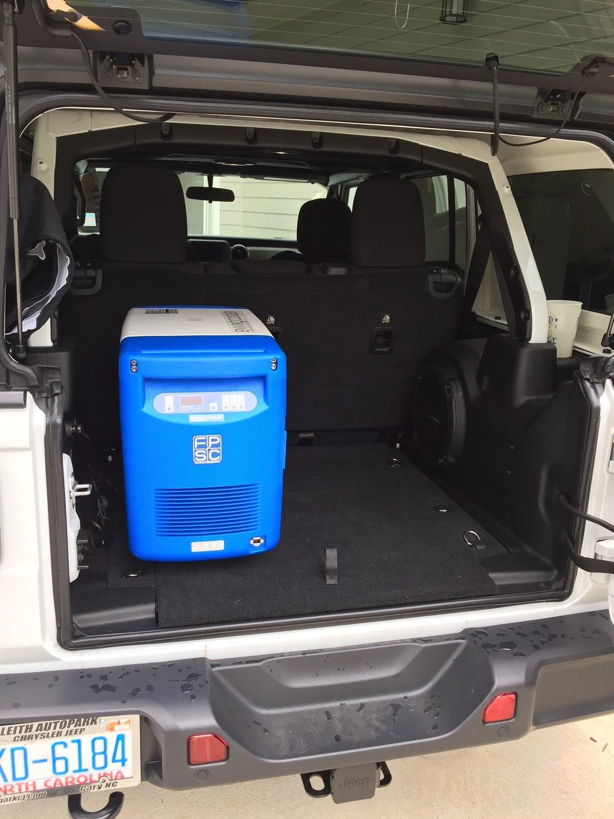 Jeep Wrangler JL 12v Fridge Install IMG_5974