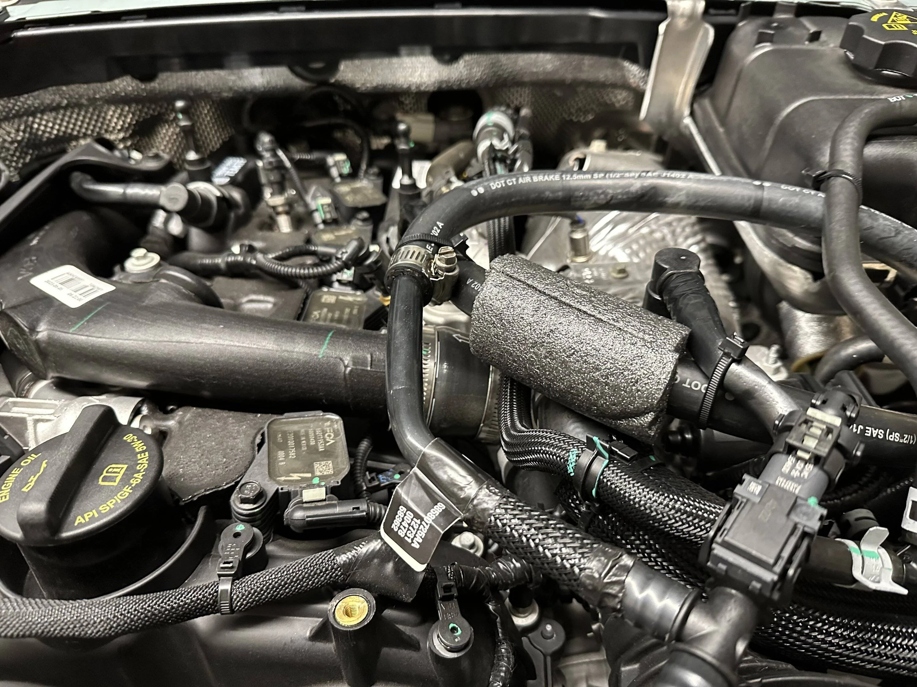 Jeep Wrangler JL 2024 2.0 turbo catch can install IMG_0626