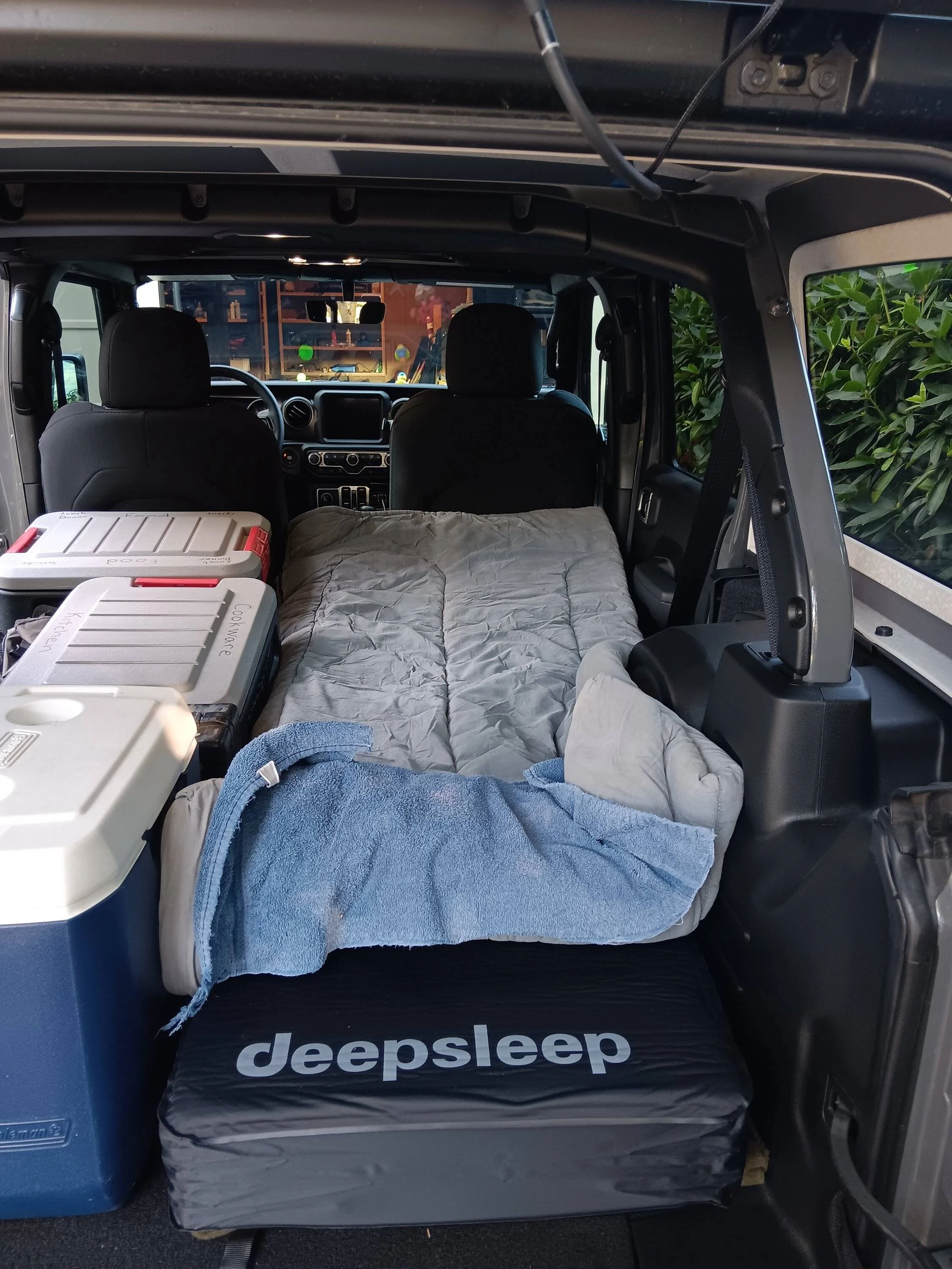 Jeep Wrangler JL Driving cross country and sleeping in my JLU 20230902_173453