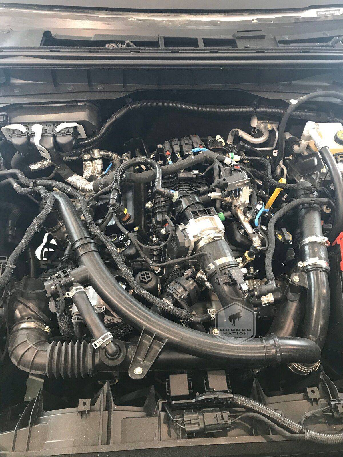 2-7l-engine-compartment-2021-ford-bronco-3-jpg.jpg