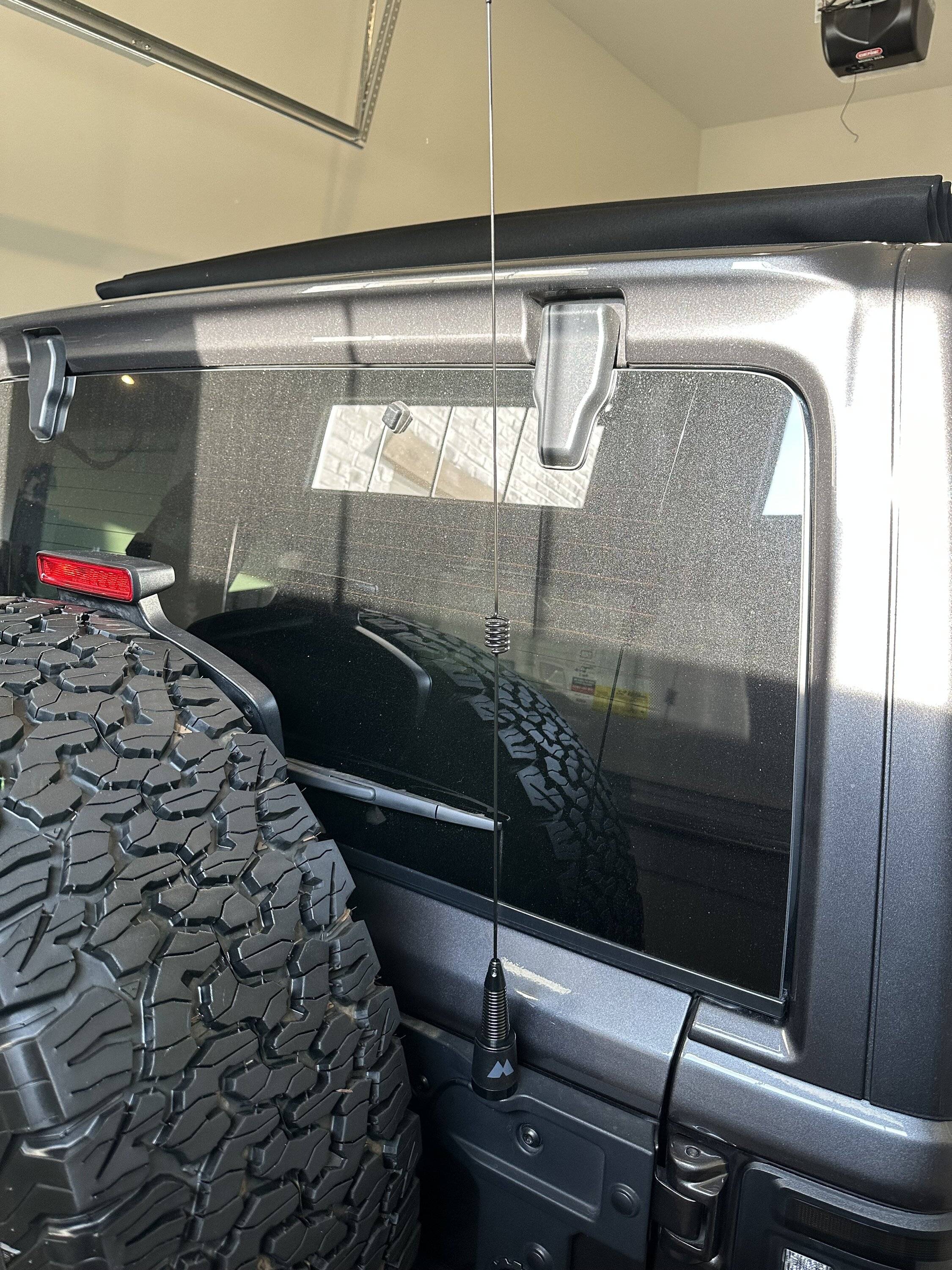 Jeep Wrangler JL Antenna mounted to Mopar tailgate reinforcement IMG_0831