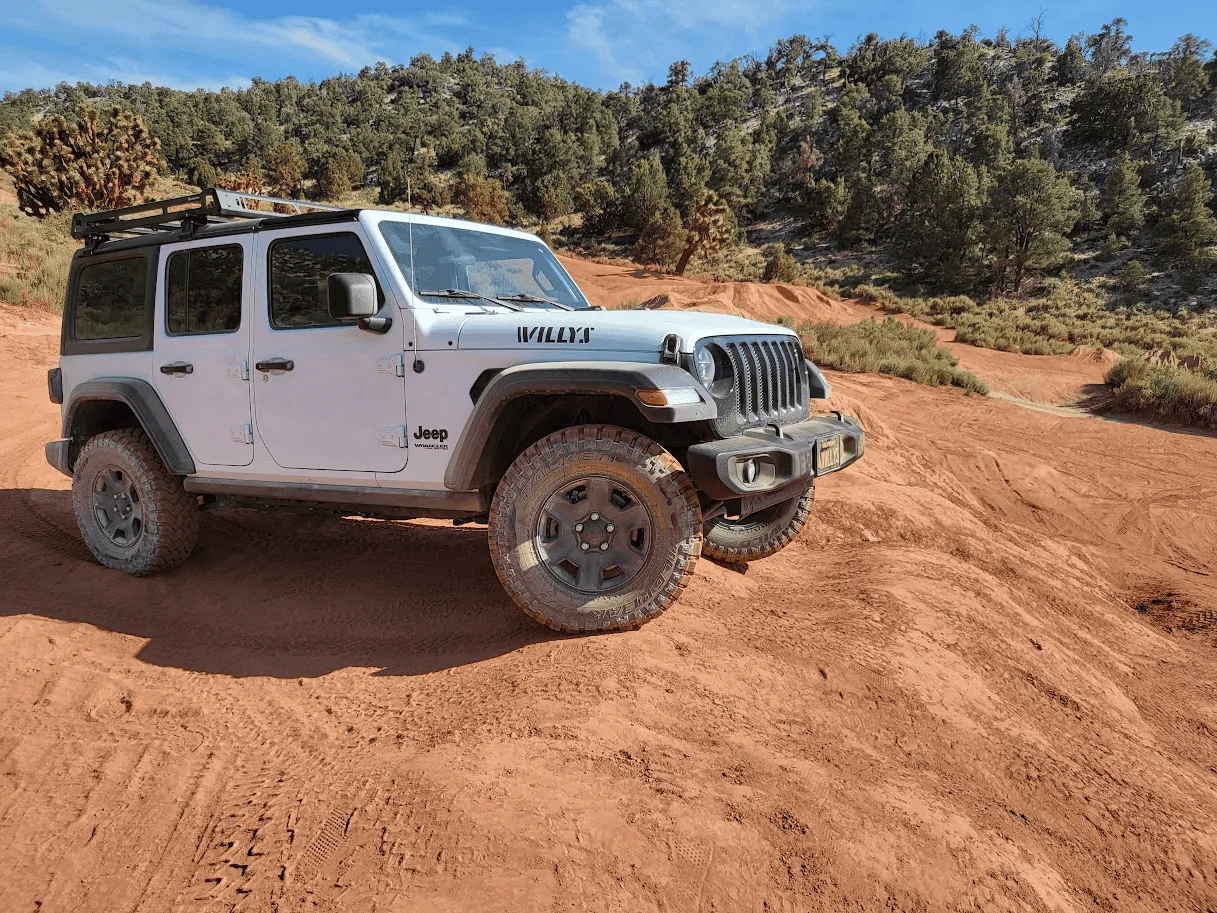 Jeep Wrangler JL Tires/Wheels Rubicon vs Gladiator 1694460455771