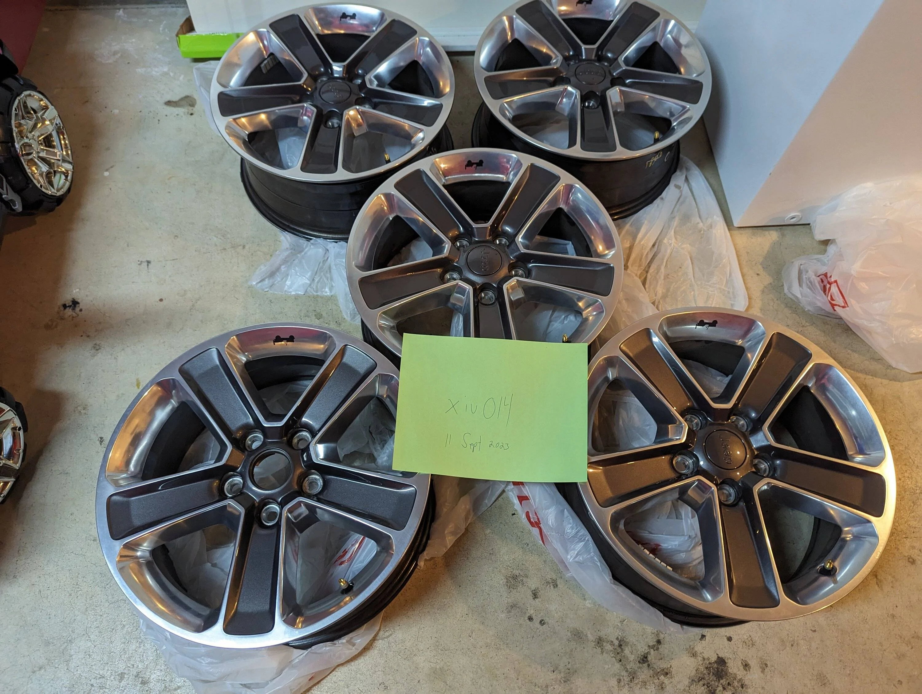 Jeep Wrangler JL Five 18" Sahara Wheels: $150 OBO PXL_20230912_025424536