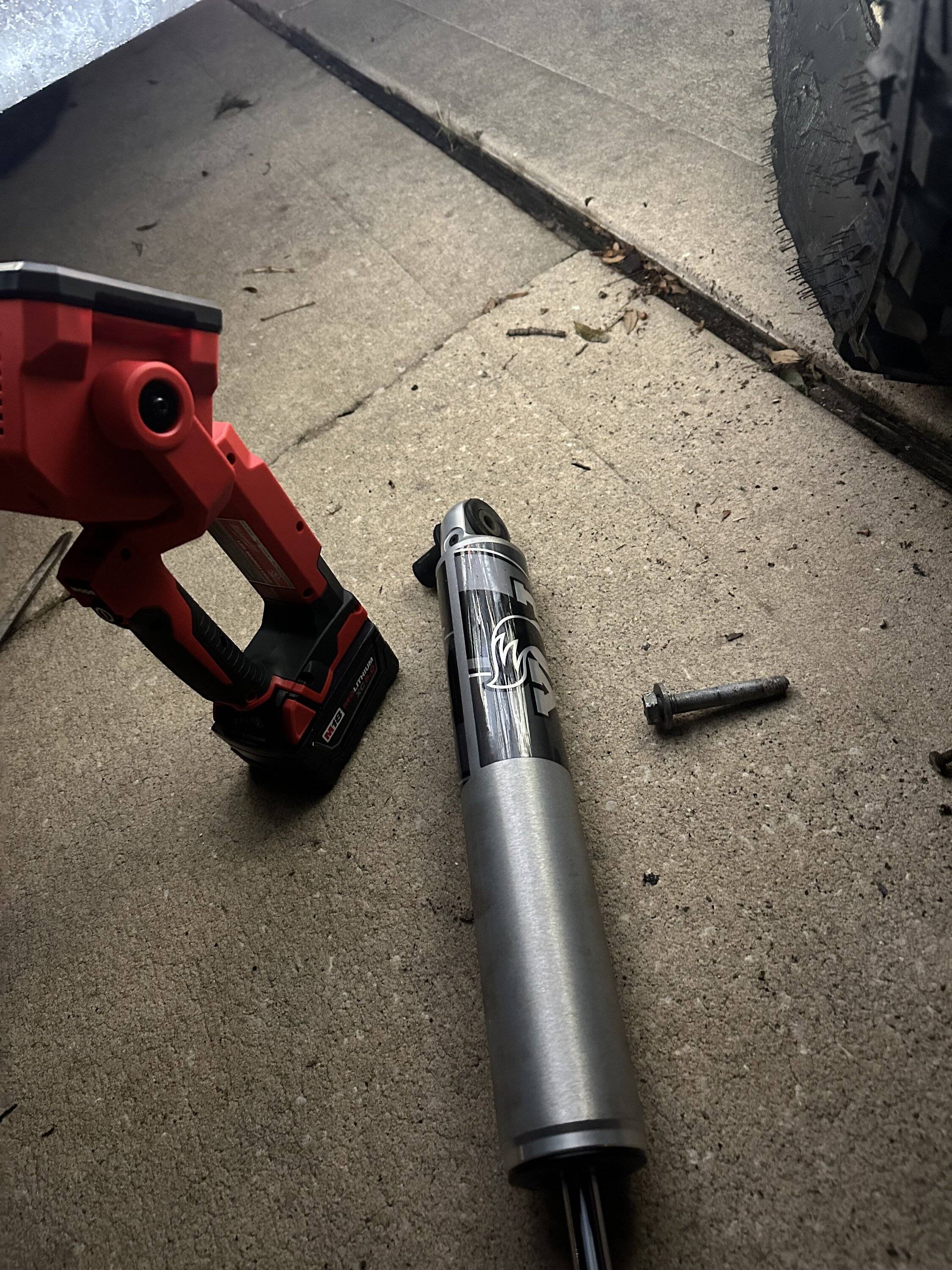 Jeep Wrangler JL Snapped Shock Bolt, Help! IMG_7362