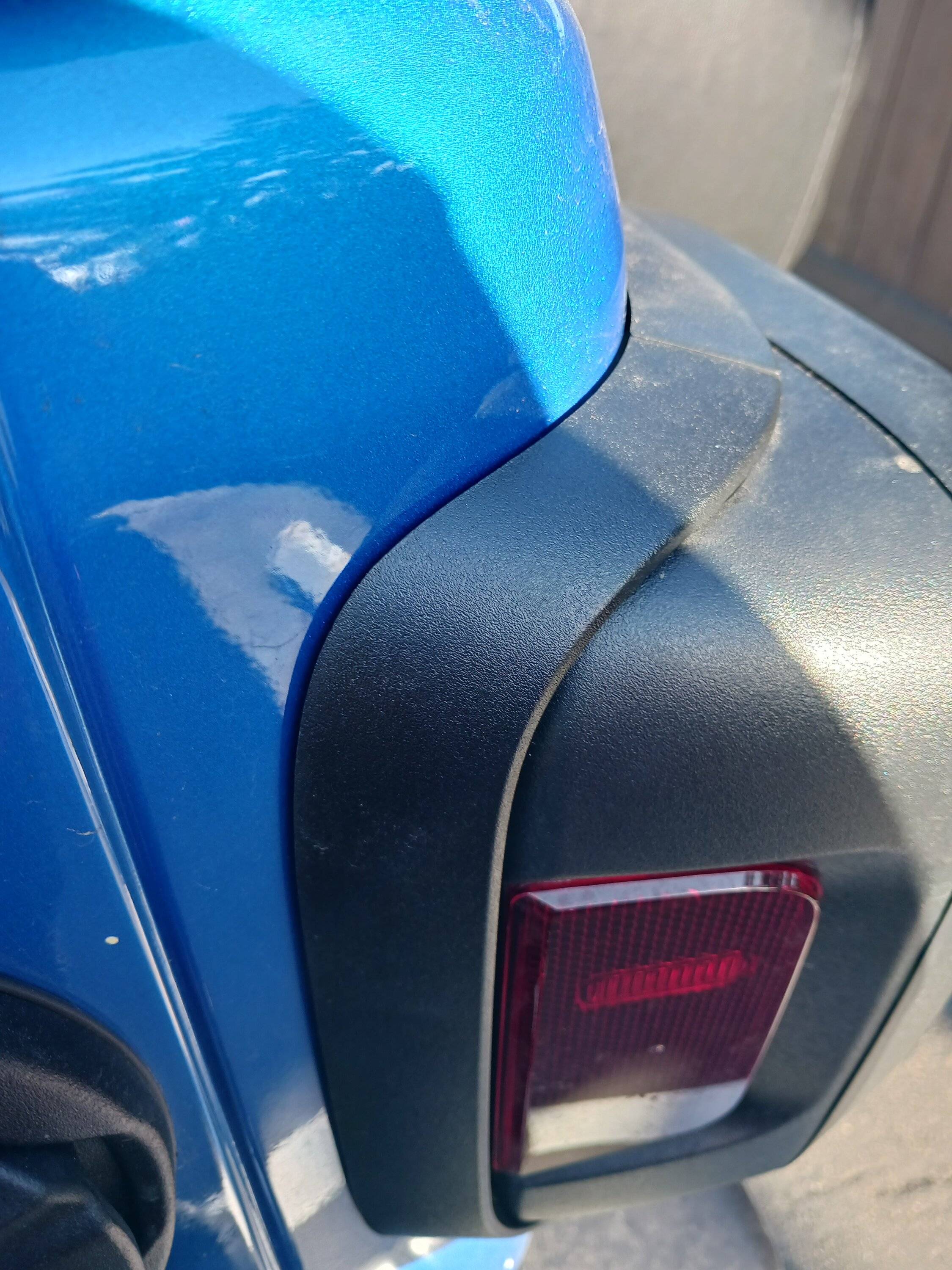 Jeep Wrangler JL Tail Light Gap 20230913_172643