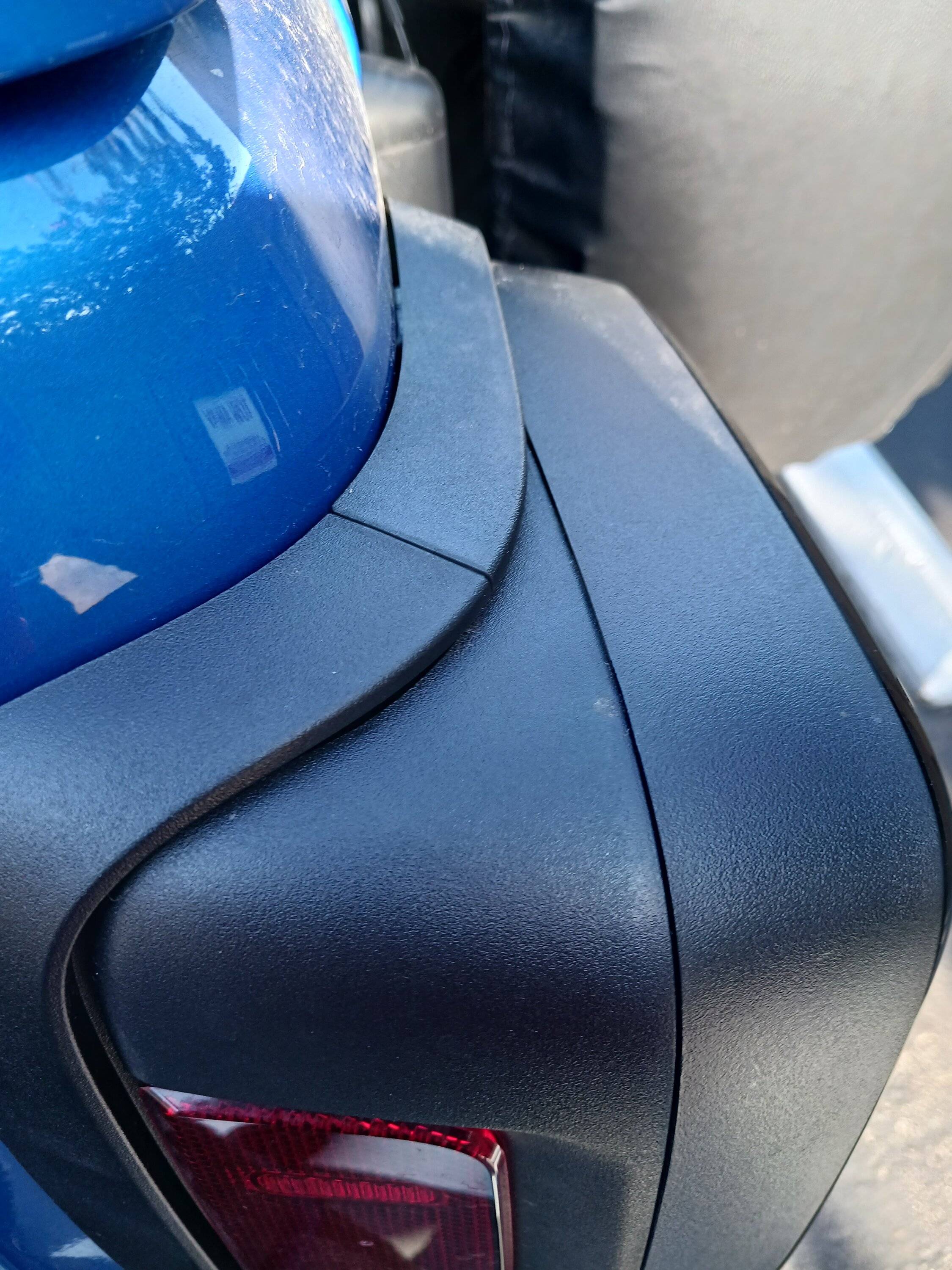 Jeep Wrangler JL Tail Light Gap 20230913_172647