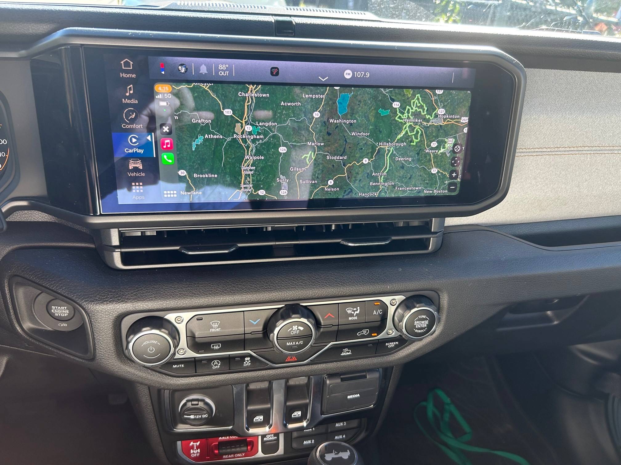 Jeep Wrangler JL 2024 UConnect with Trails Offroad onX Offroad