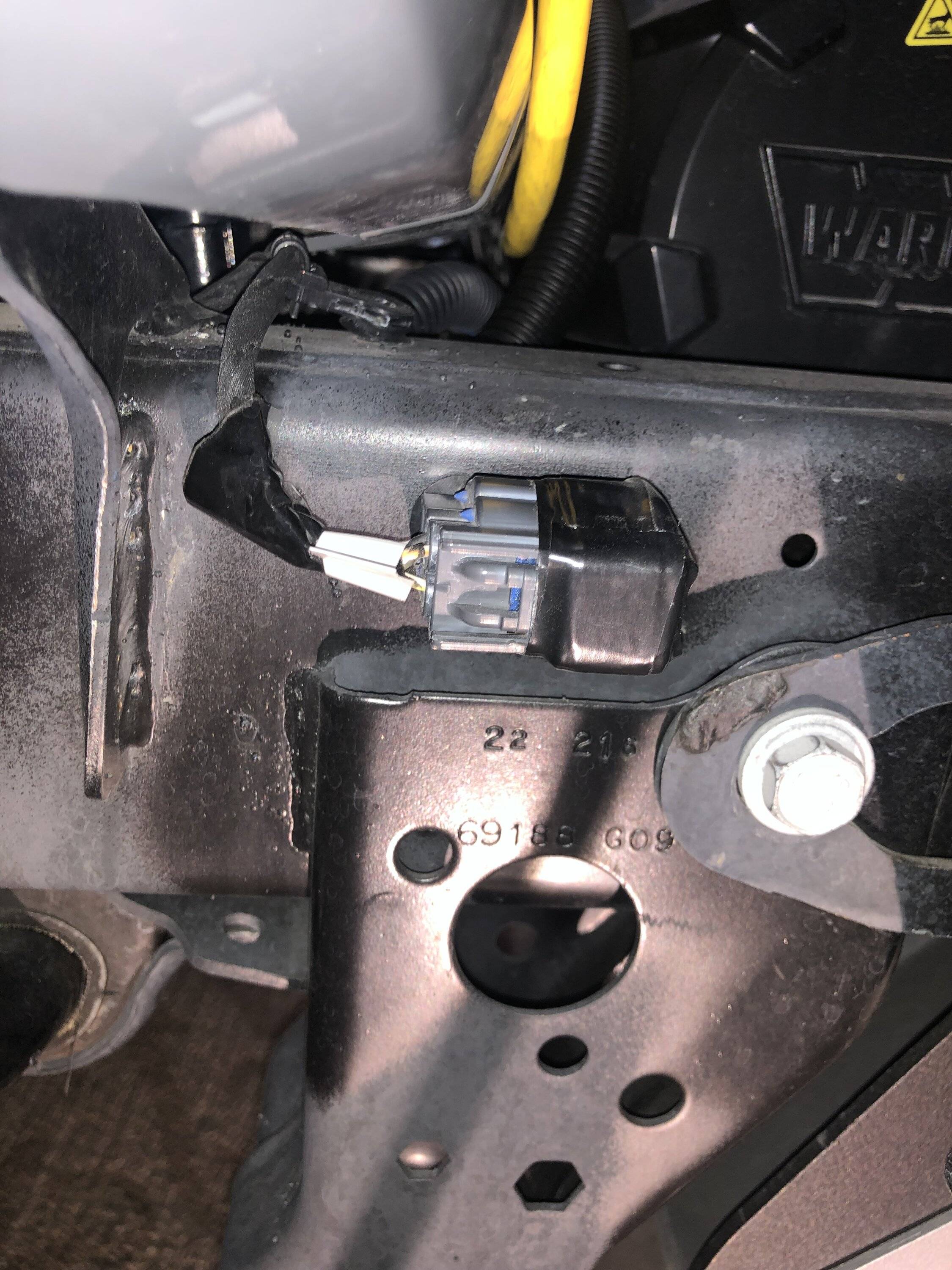 Jeep Wrangler JL Random Wire? IMG_1527