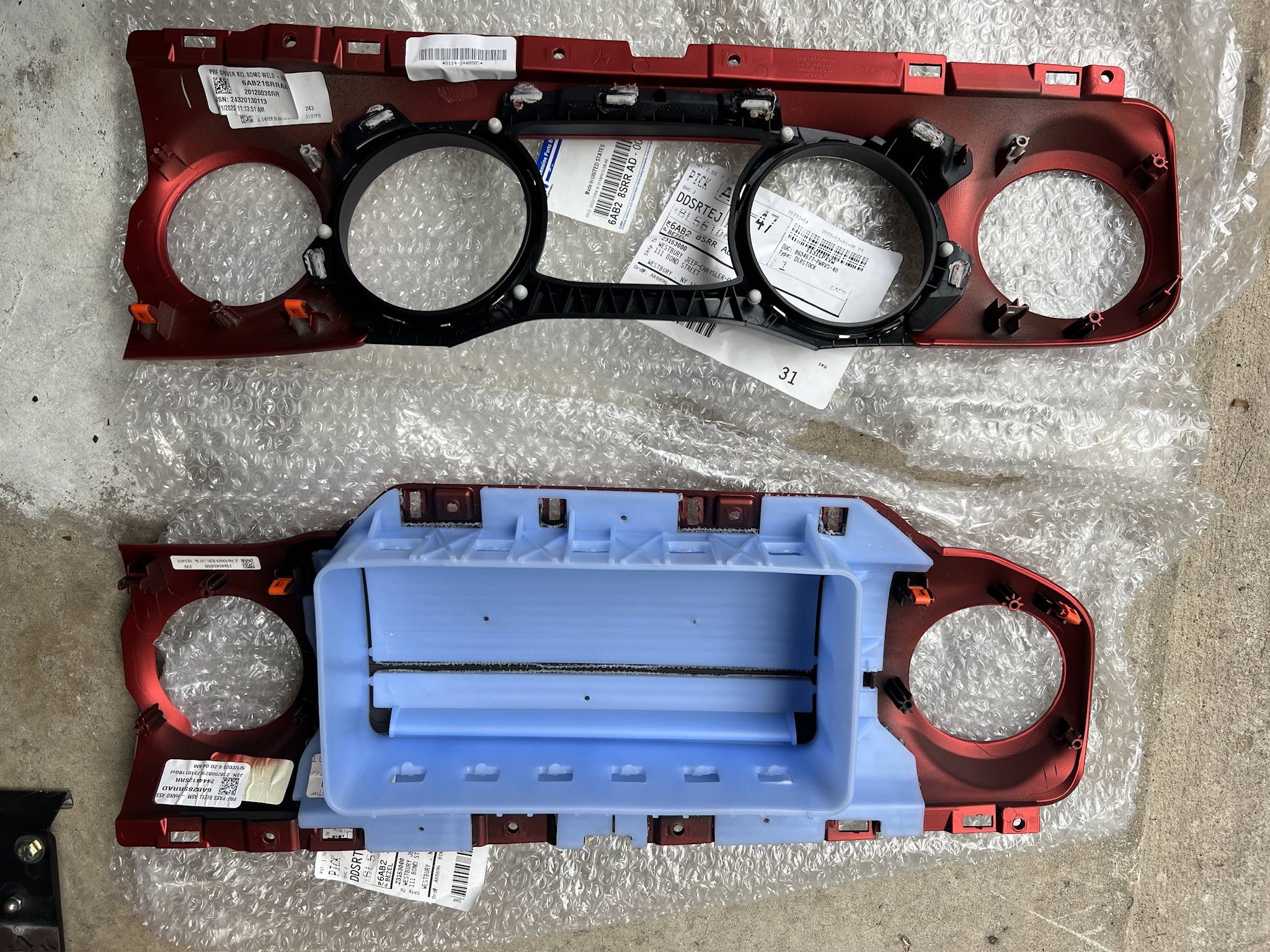 Jeep Wrangler JL Rubicon Red Dash Panels 3314F4D7-44E4-4625-A627-F02A194B3986_1_102_o