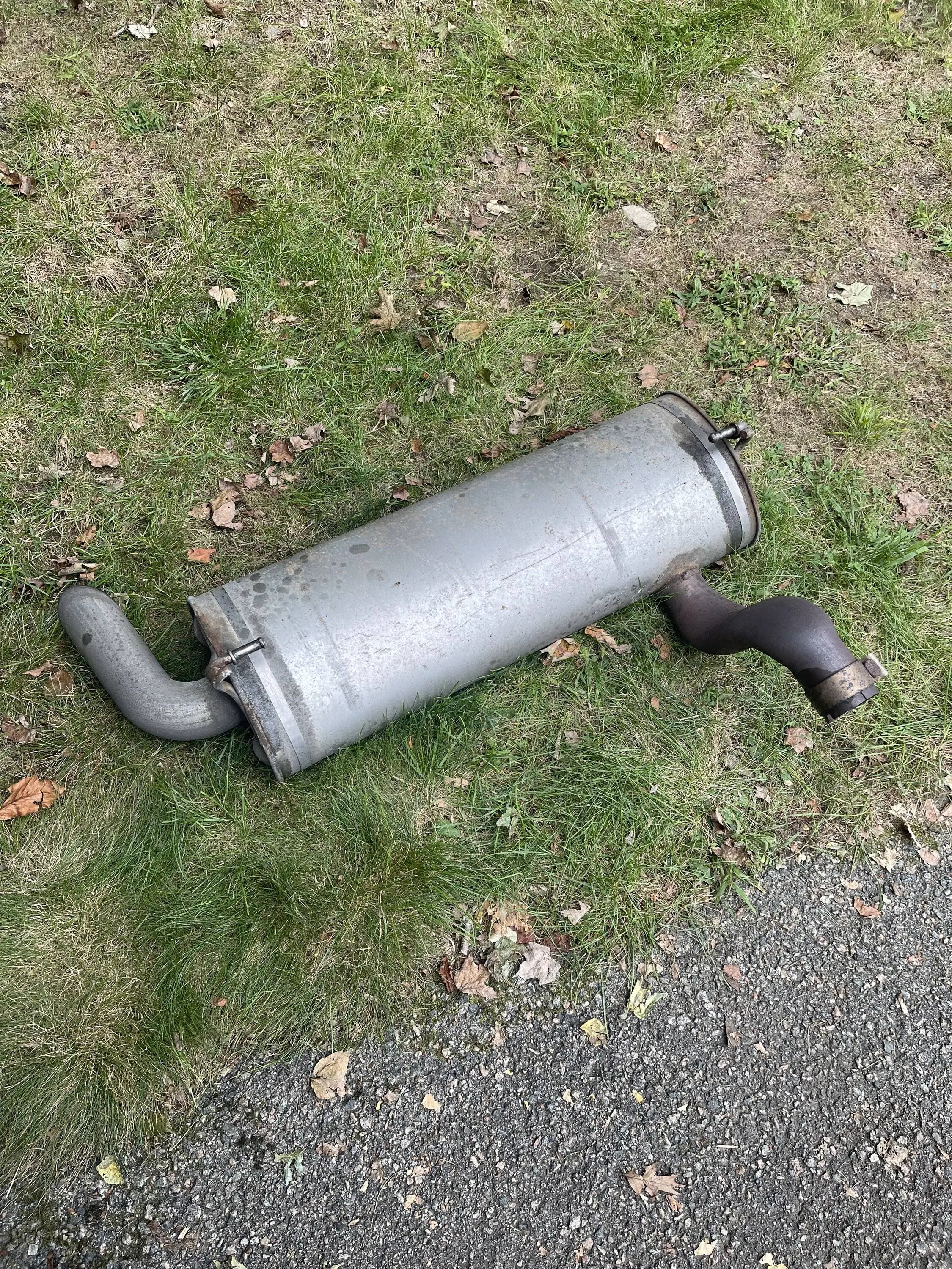 Jeep Wrangler JL Free OEM muffler IMG_0045