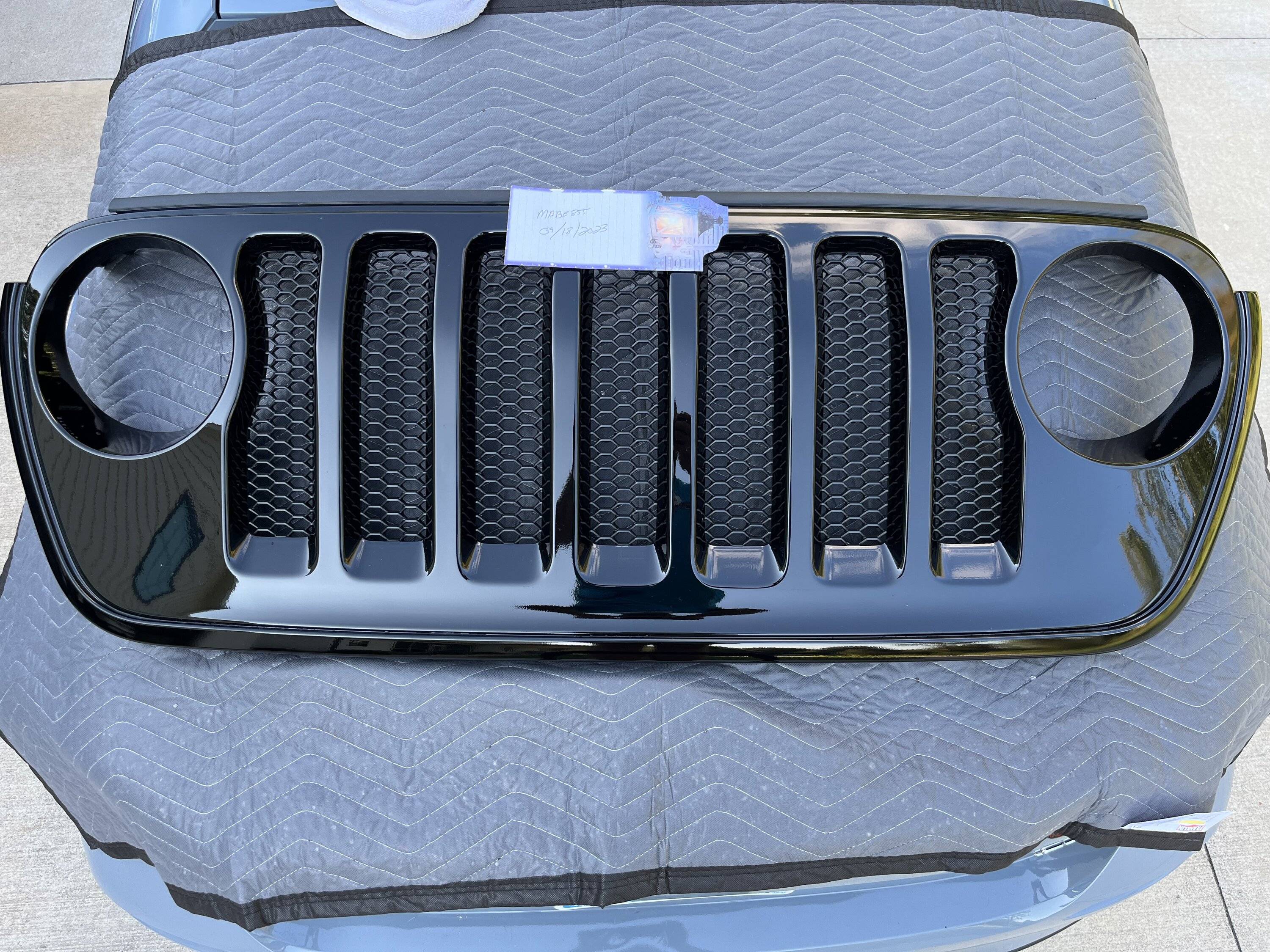 Jeep Wrangler JL 2023 Black Willys Grille $200 IMG_0073