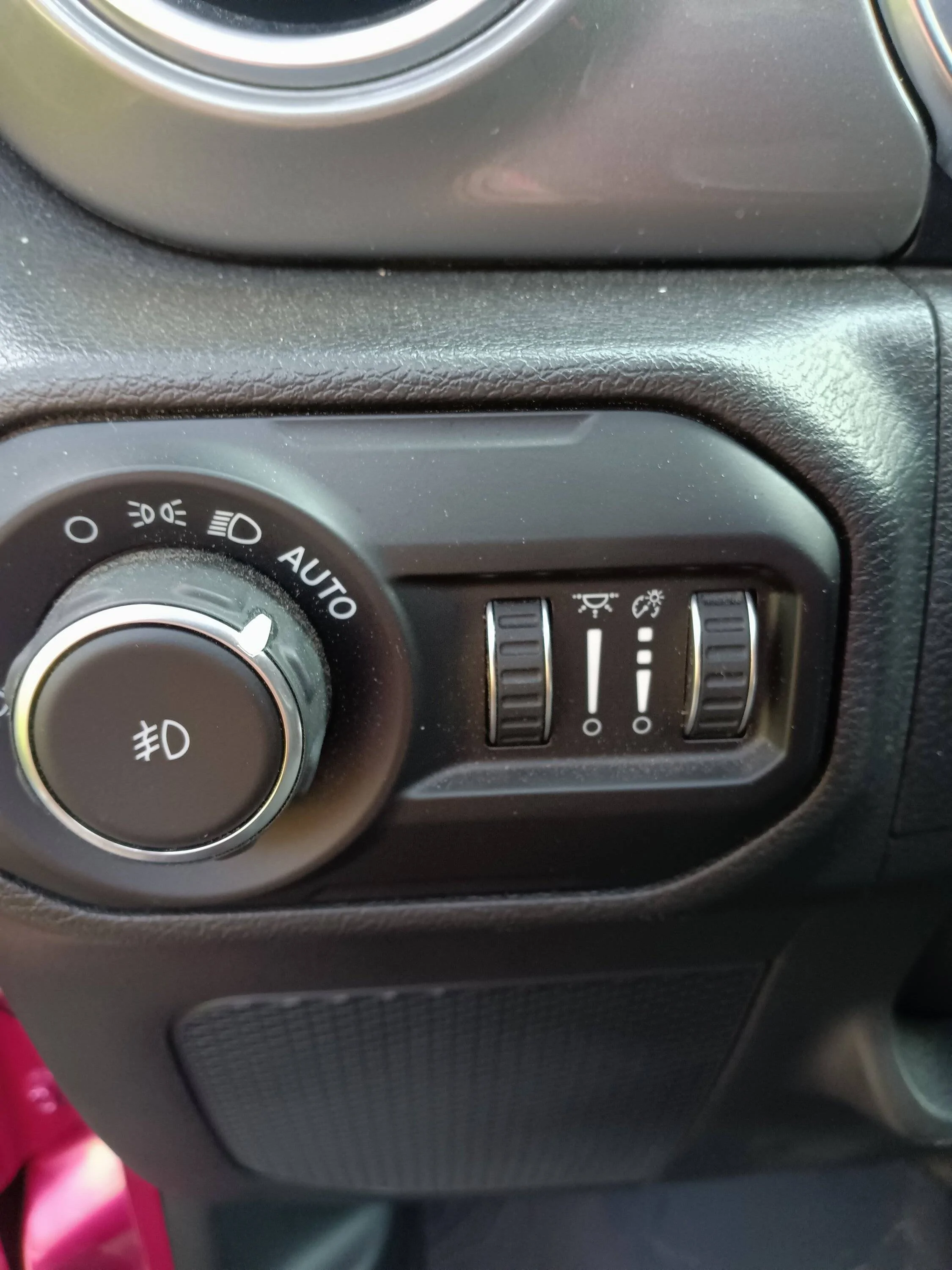 How To Dim Screen On Jeep Wrangler 2024: Easy Step-by-Step Guide