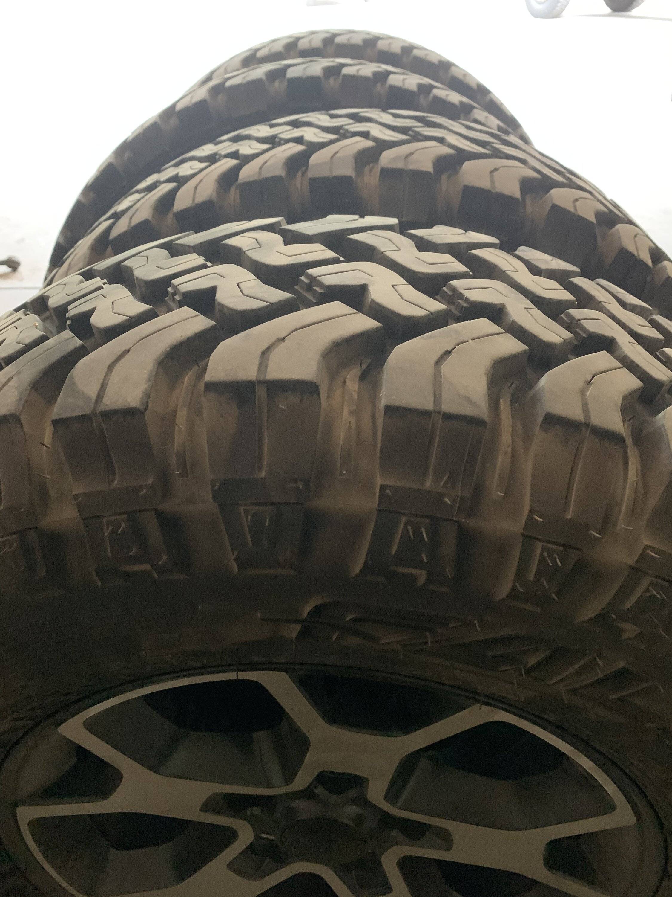 Jeep Wrangler JL (5) Rubicon take off tires/wheels 88550AD9-EED0-48AA-B07B-5613DAD88A92