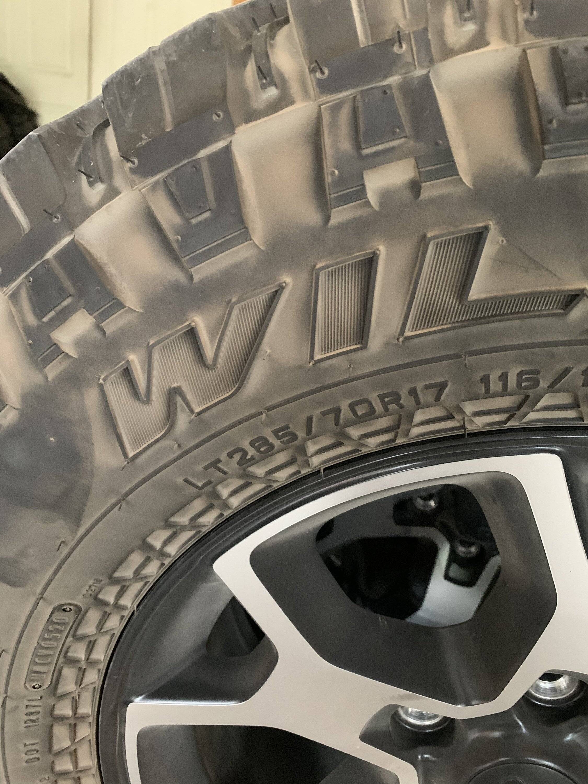 Jeep Wrangler JL (5) Rubicon take off tires/wheels 45206ABA-2FBA-4653-9418-C4CF08C09849
