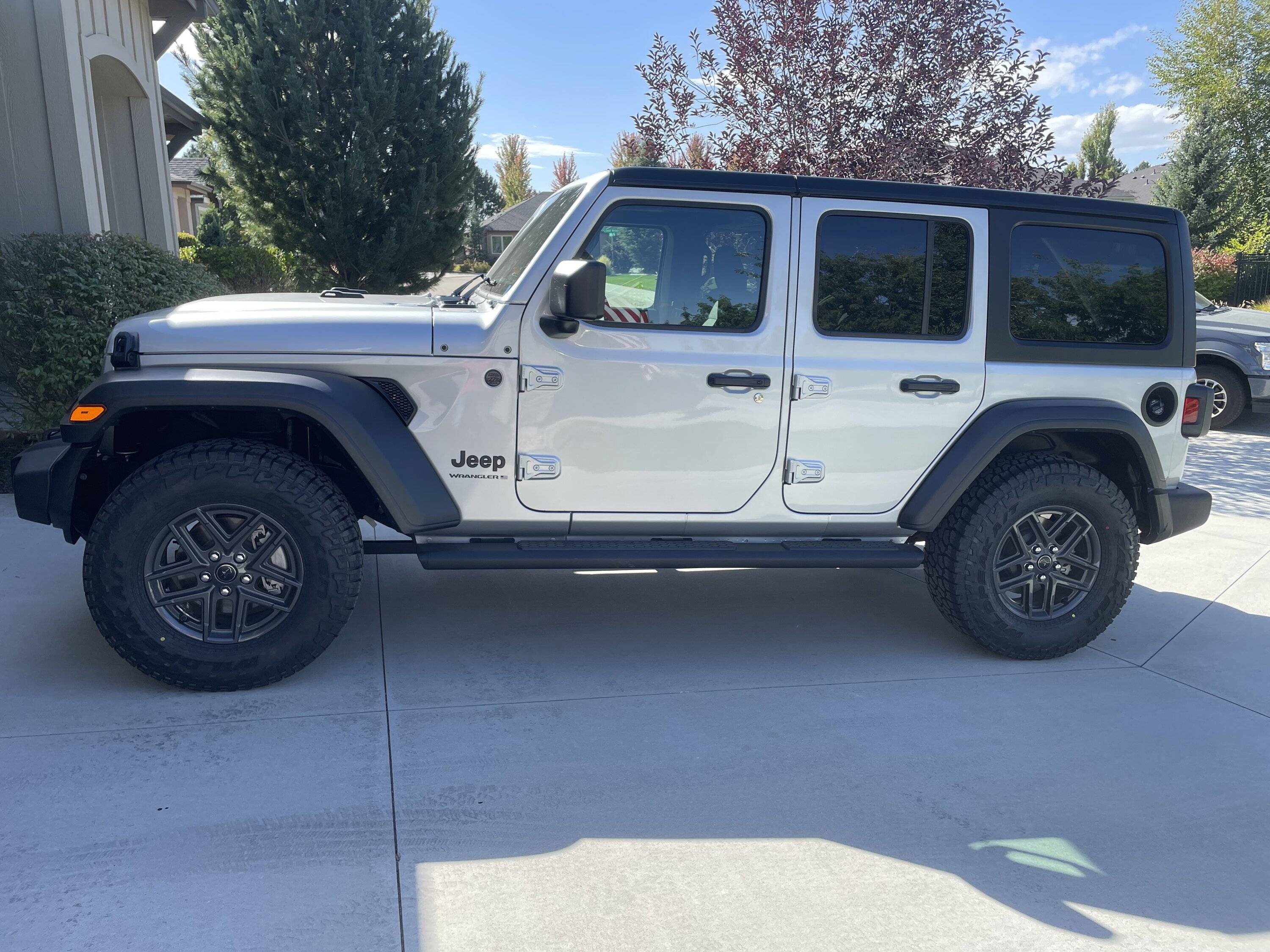 Jeep Wrangler JL 33s with no lift? IMG_2109