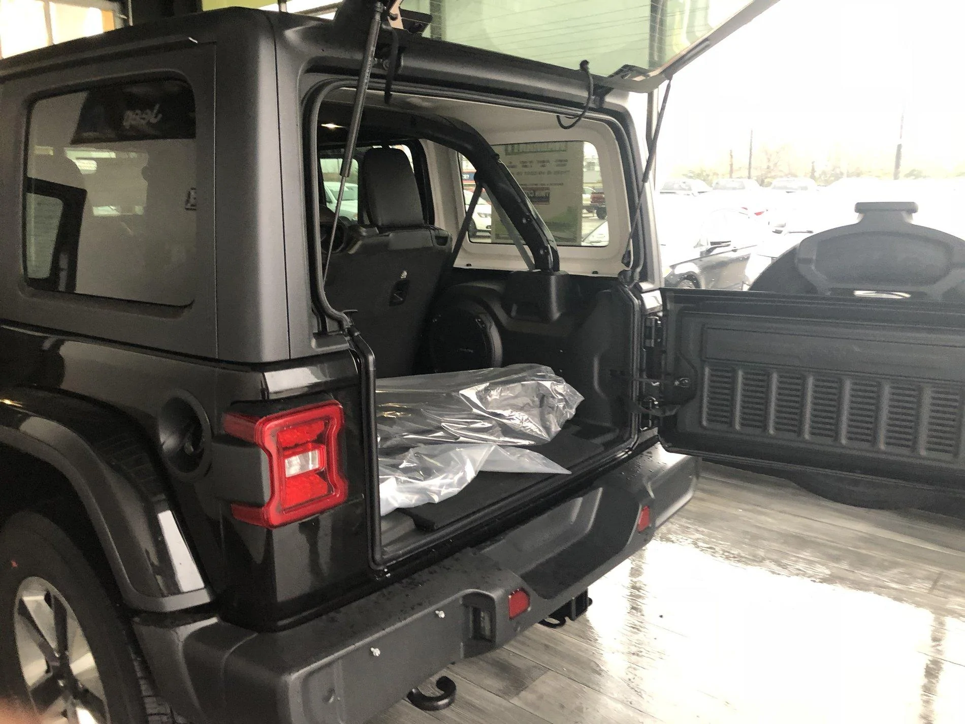 Jeep Wrangler JL Confirmed JL Dealership Arrivals 5381E8FE-DAFD-4365-BBB9-EB4A1F8383F1